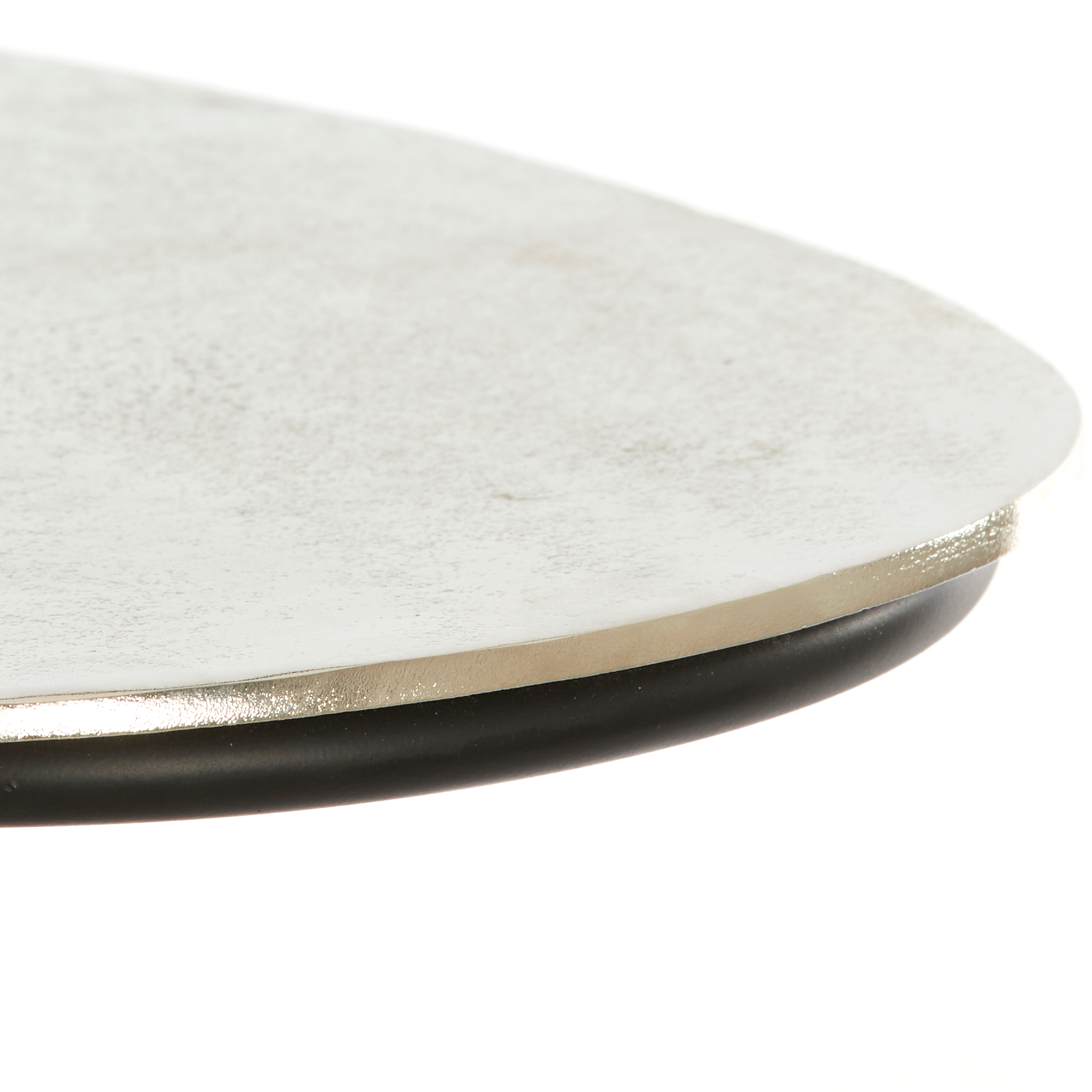 Ovaler Beistelltisch in elegantem Design