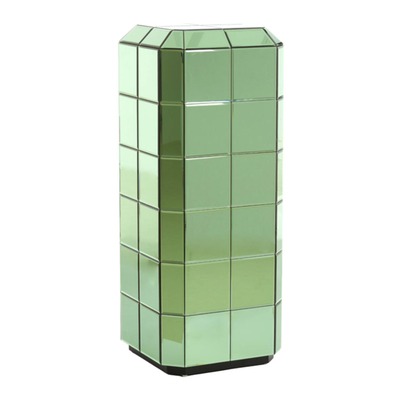 Grossformatige gruene Glassaeule im Format 40x40x100 cm mit klarer, moderner Form und markanter Ausstrahlung.