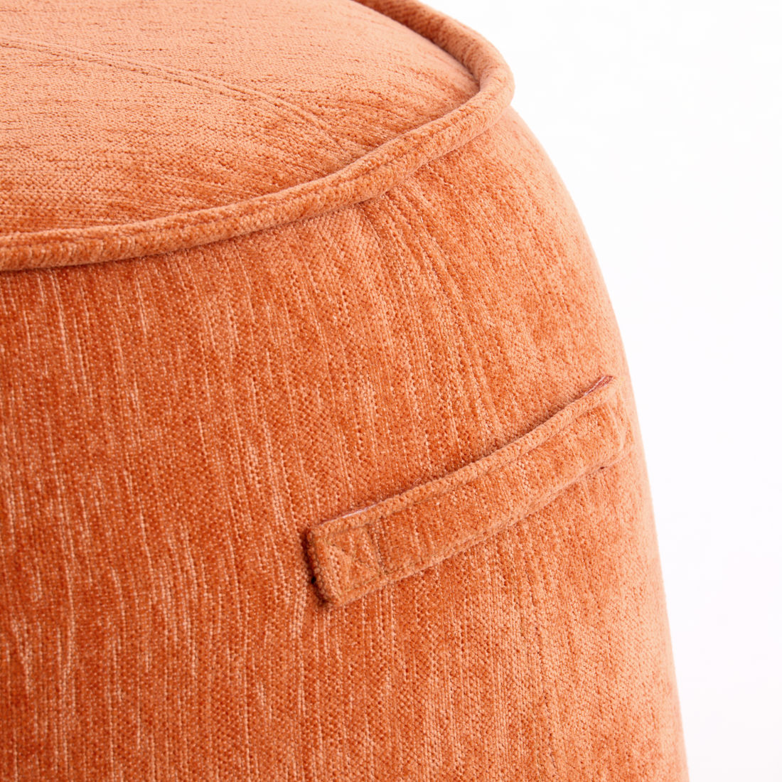 Stilvoller Sitzpouf SIBIU für moderne Wohnräume.