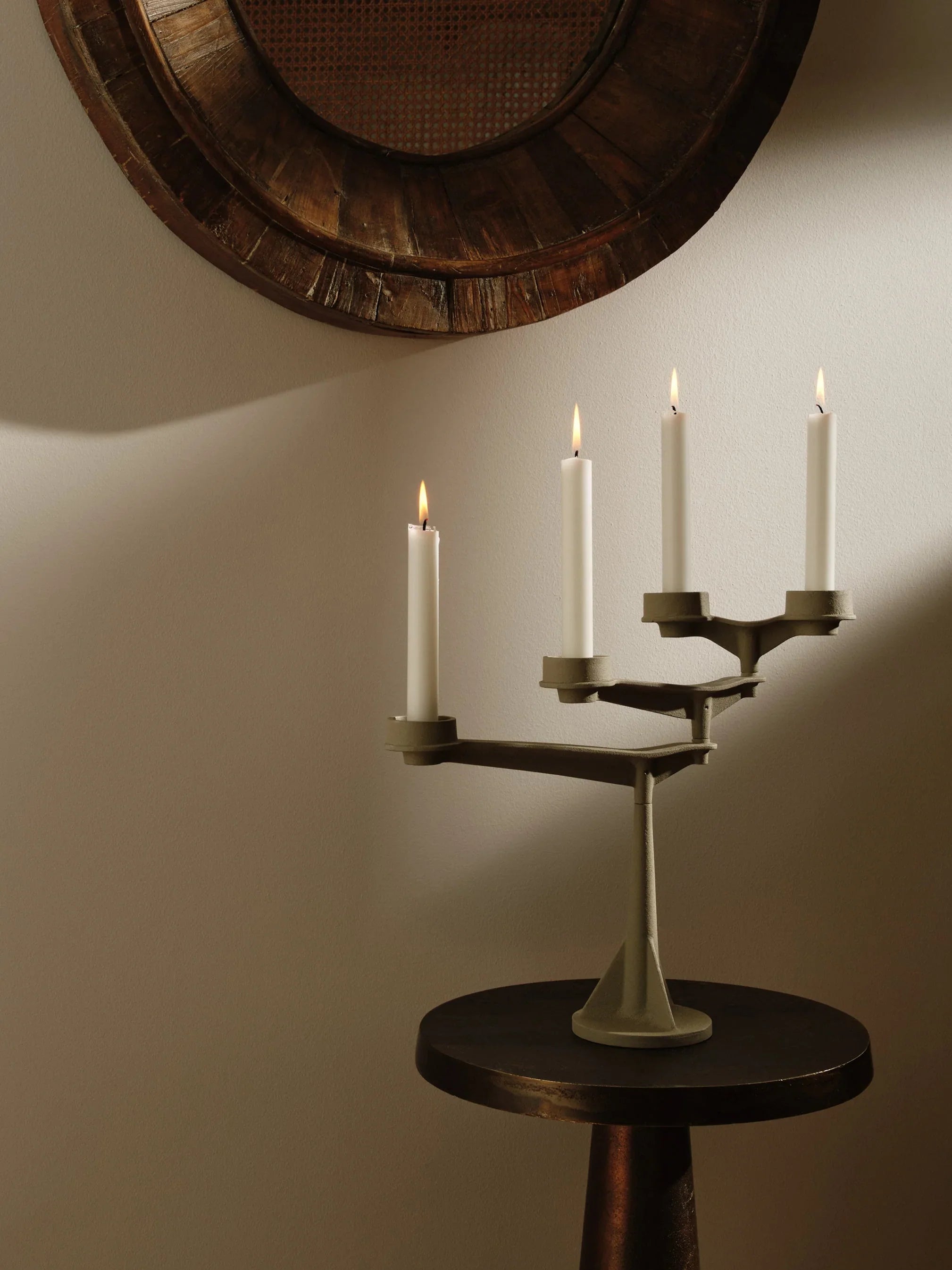 Spin Mini Candelabra - portavelas en beige gris