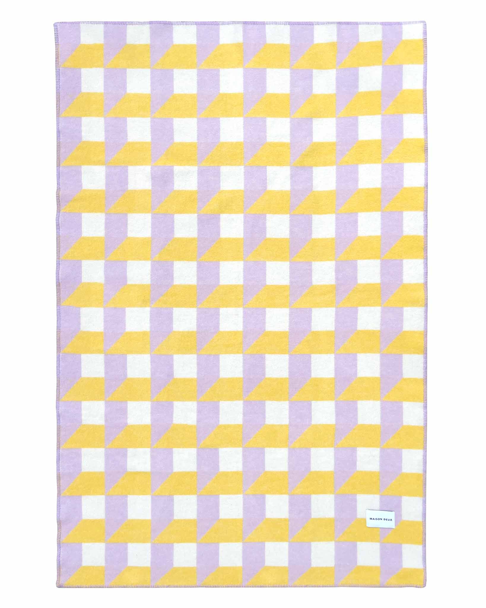 Wolldecke von Maison Deux in den Farben Lila, Gelb und Weiss - aufgeschlagen