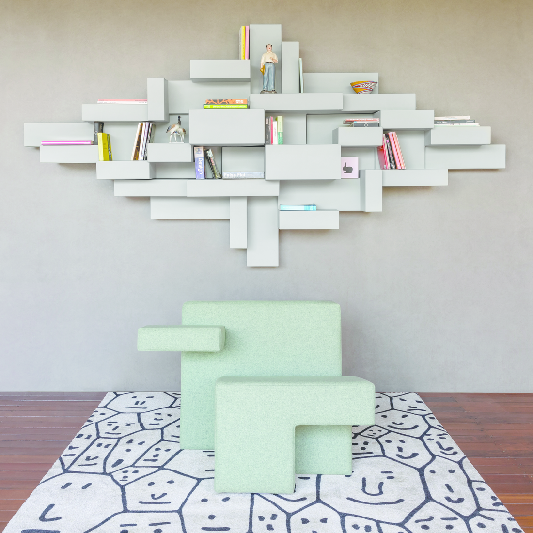 Designobjekt PRIMITIVE Bücherregal – funktionales Kunstwerk in Weiß