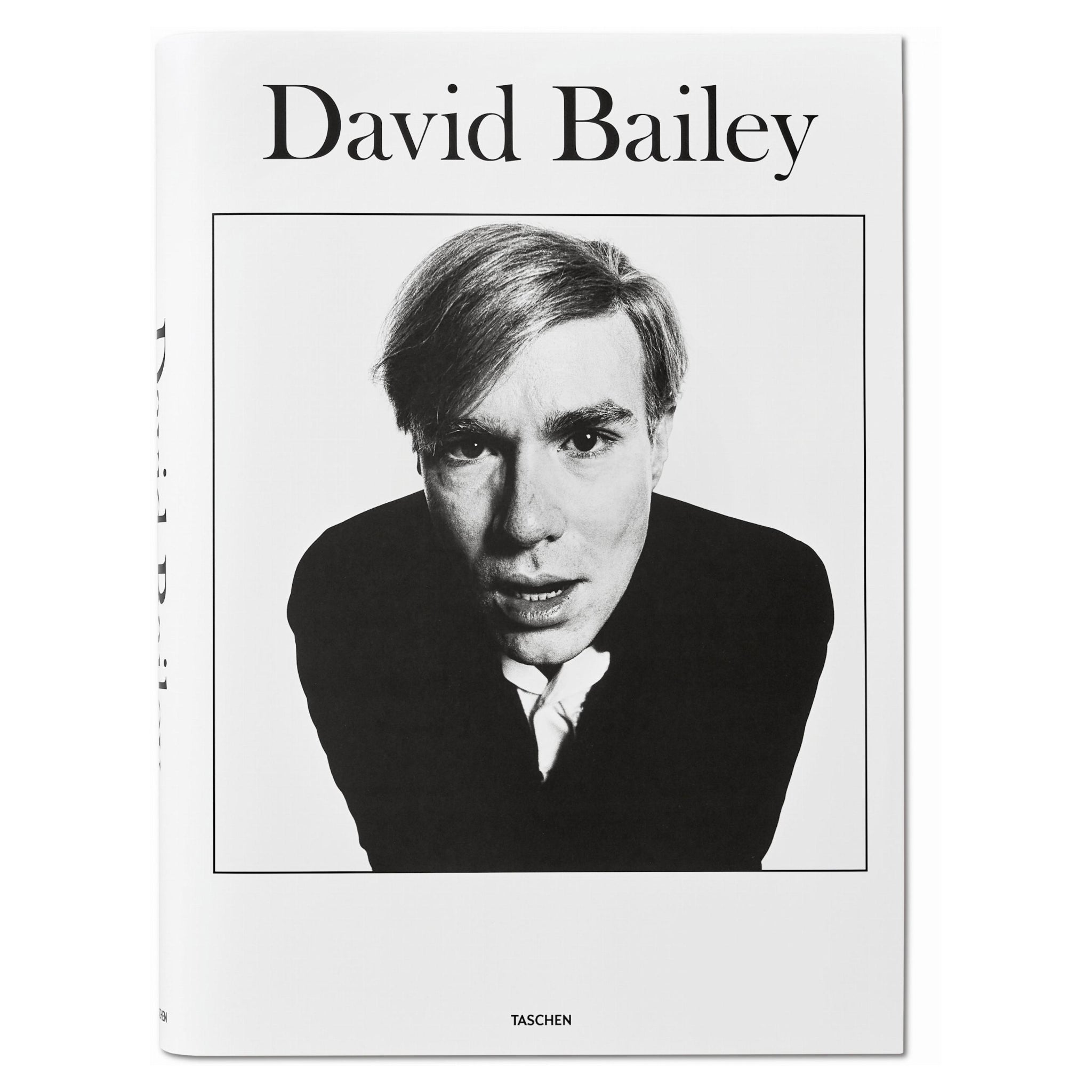 Schwarz-Weiß-Porträt in künstlerischer Darstellung