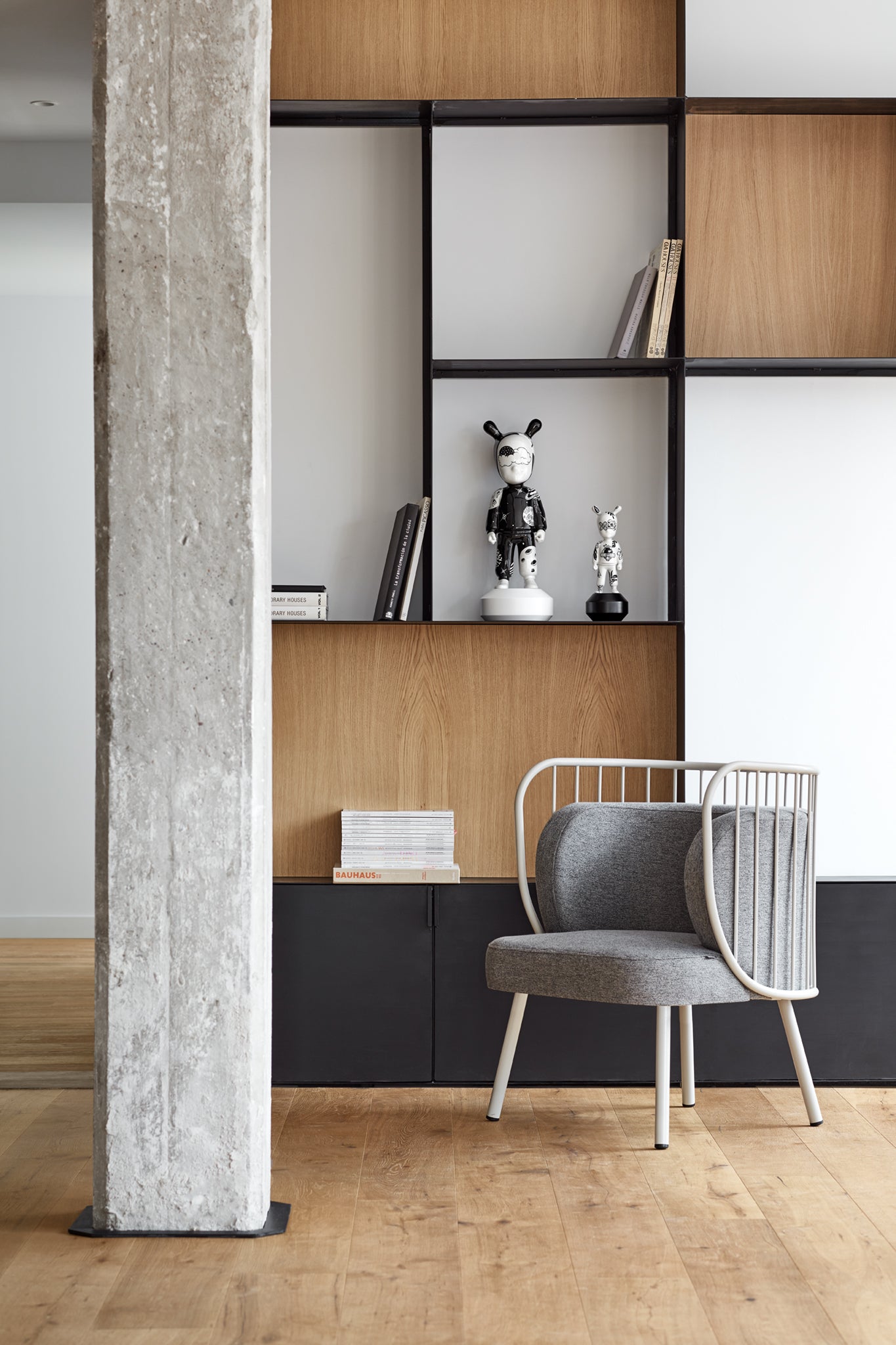 Deko Skulptur THE GUEST der Marke Lladró als limited Edition by Henn kim