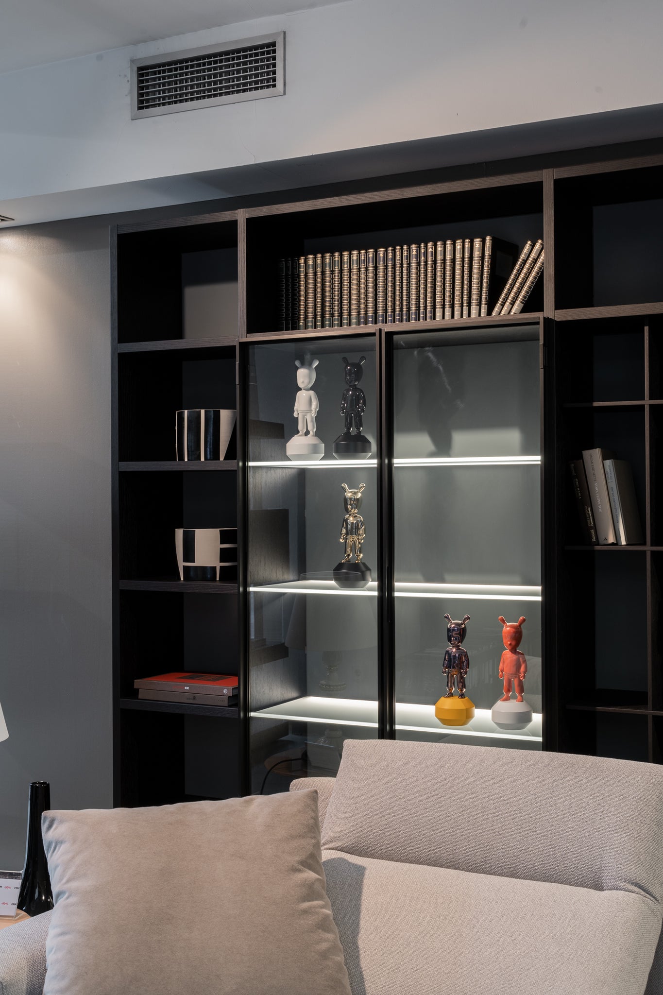 Deko Skulptur THE GUEST der Marke Lladró in diversen Farben und Größen