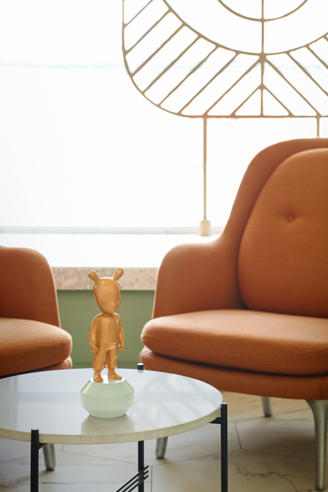 Deko Skulptur THE GUEST der Marke Lladró in Metallic in verschiedenen Größen