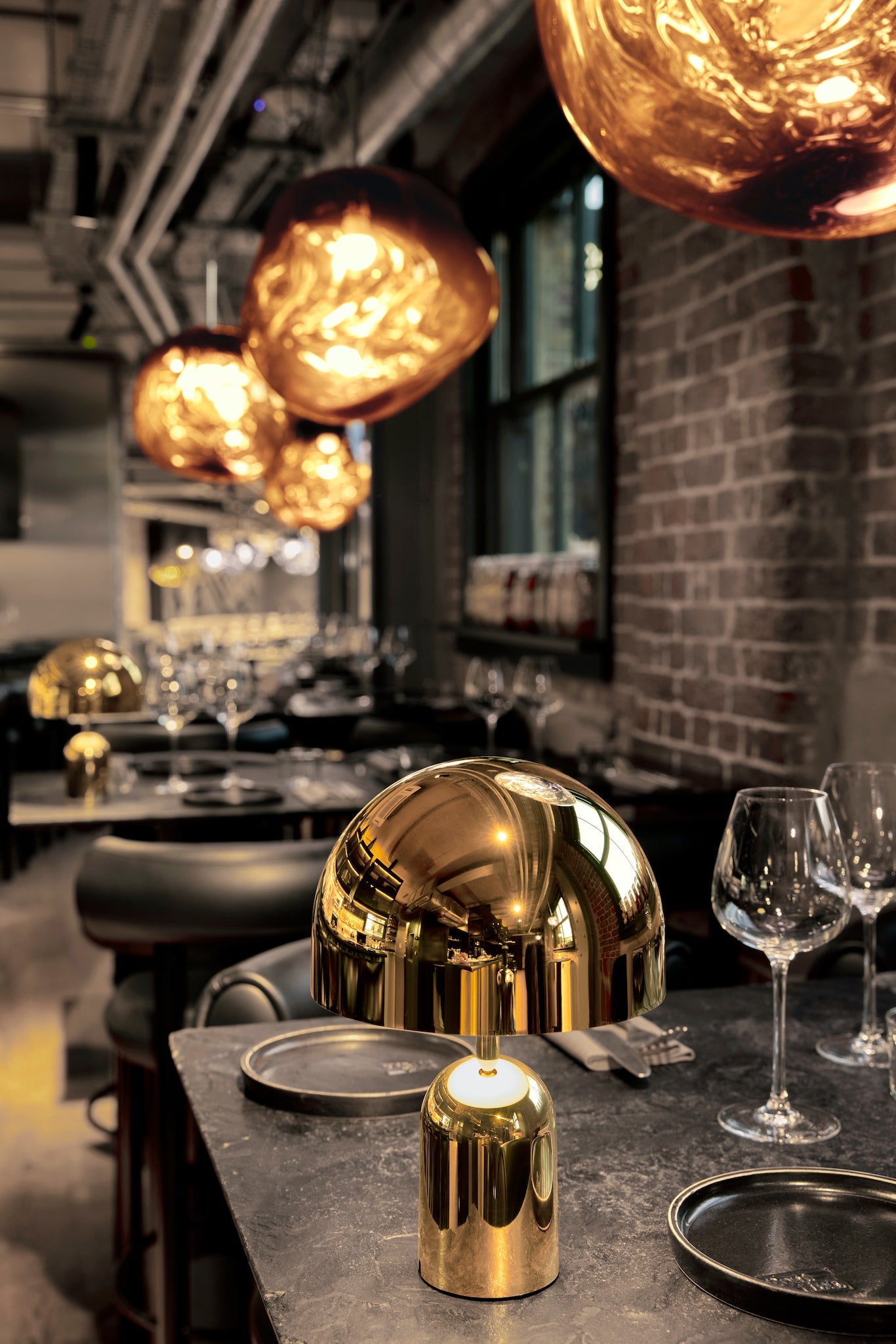 Bar & Gastronomie Tom Dixon - portable light Bell in gold