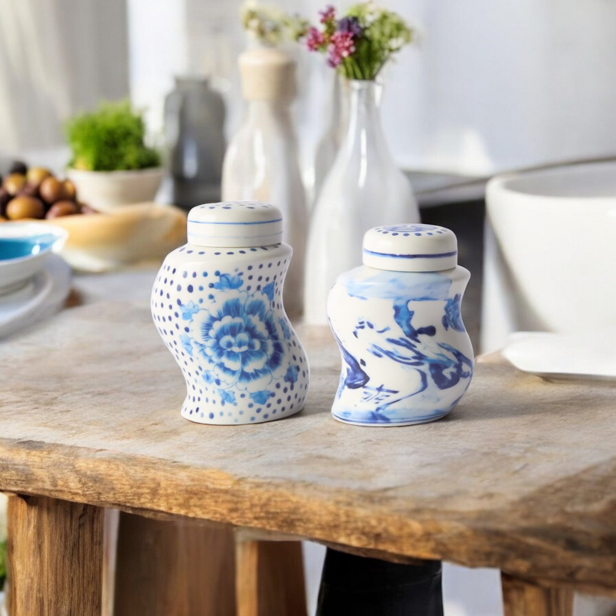 DOTS & GINGER Spices Shakers mit floralen und tierischen Motiven in Blau