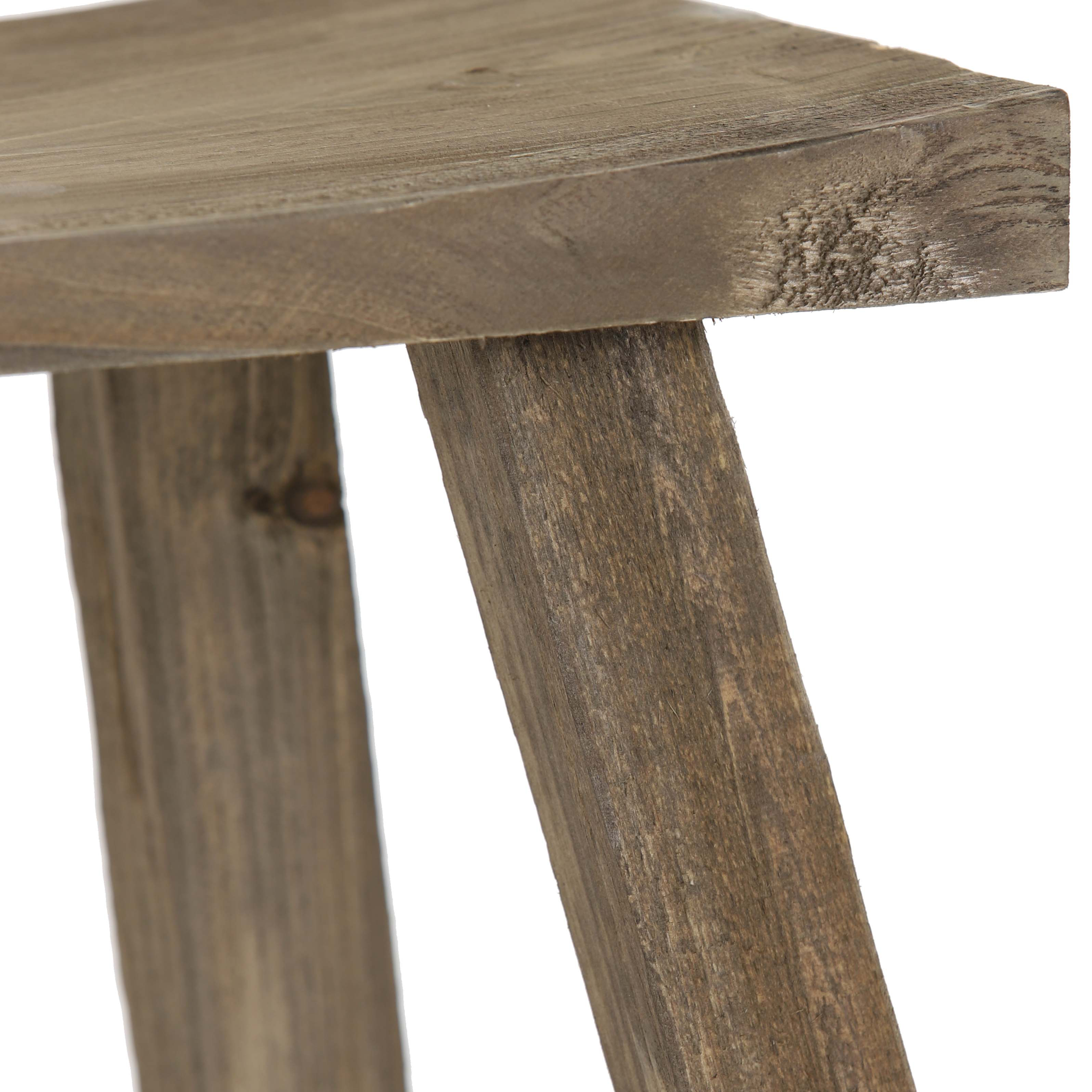 Hocker SANZA als Beistelltisch im rustikalen Interior