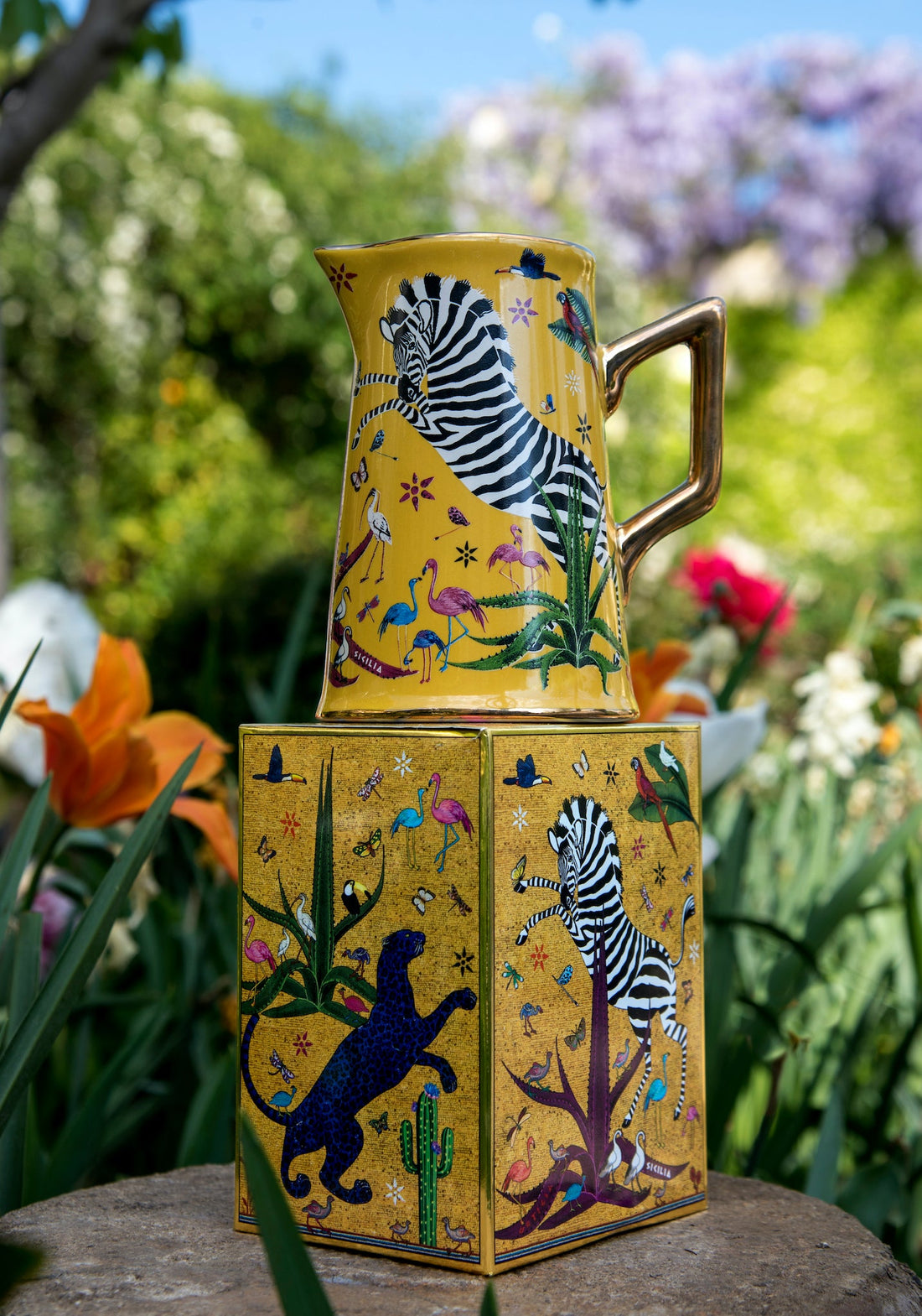 Kleine Karaffe „Jug Ceramic Sahara“ Jungle-Motiv in Geschenkbox