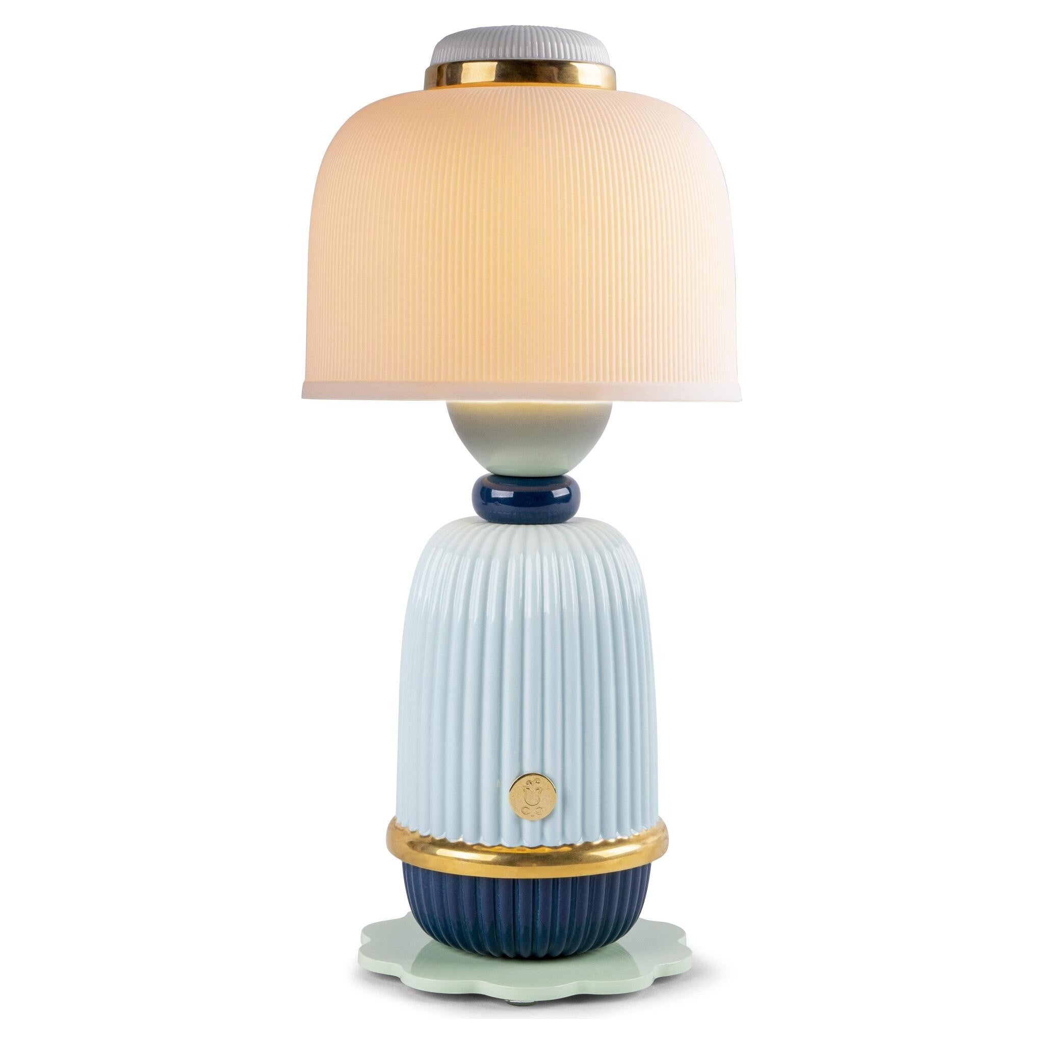 Kokeshi Lampe – Blau aus Porzellan, japanisches Designobjekt