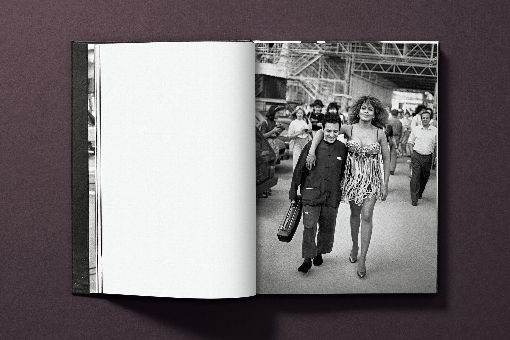 Mehrsprachiger Fotoband Tina Turner by Peter Lindbergh, 224 Seiten