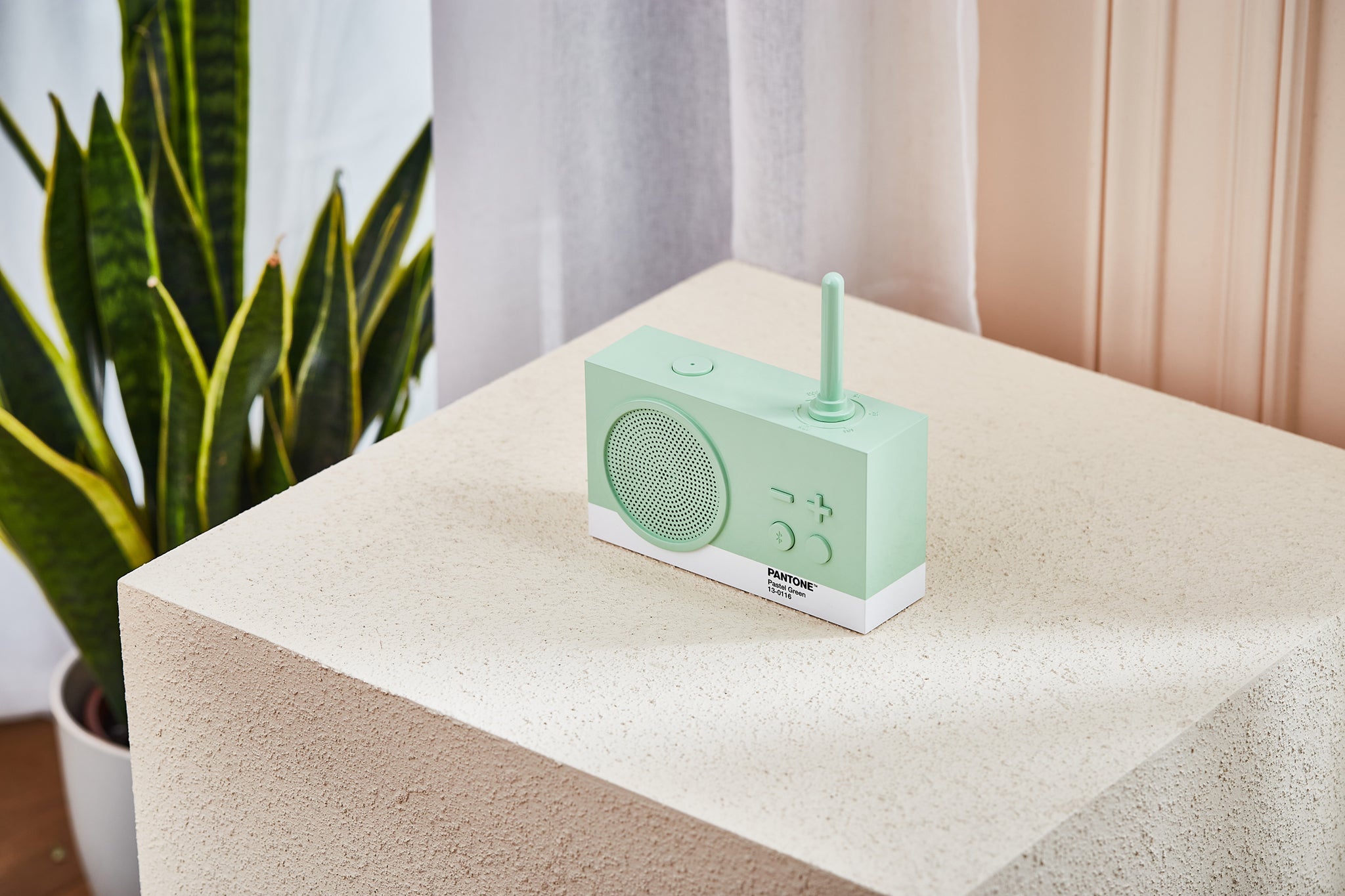 Lautsprecher THYKO 3 Lexon x Pantone vers. Farben
