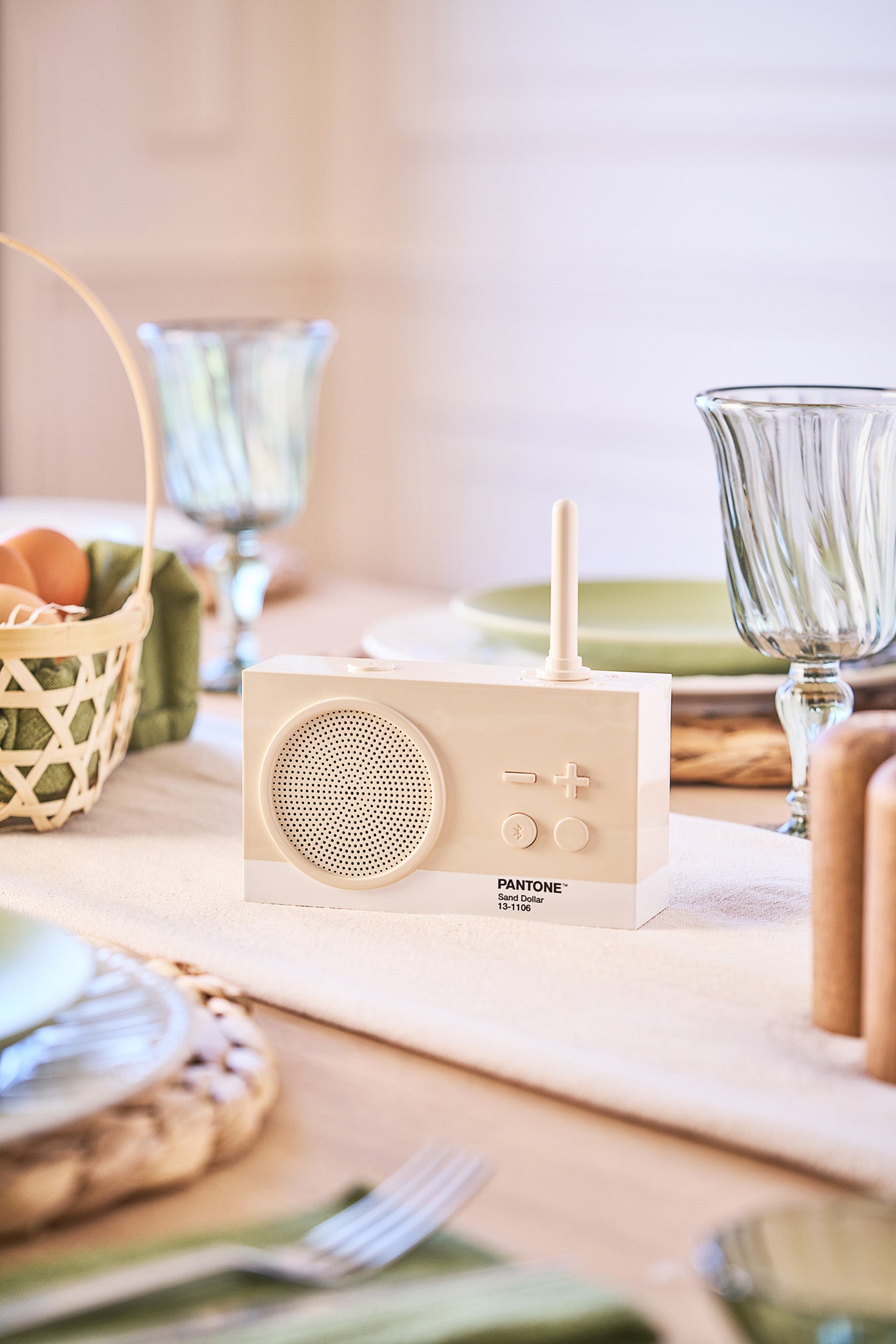 Lautsprecher THYKO 3 Lexon x Pantone vers. Farben