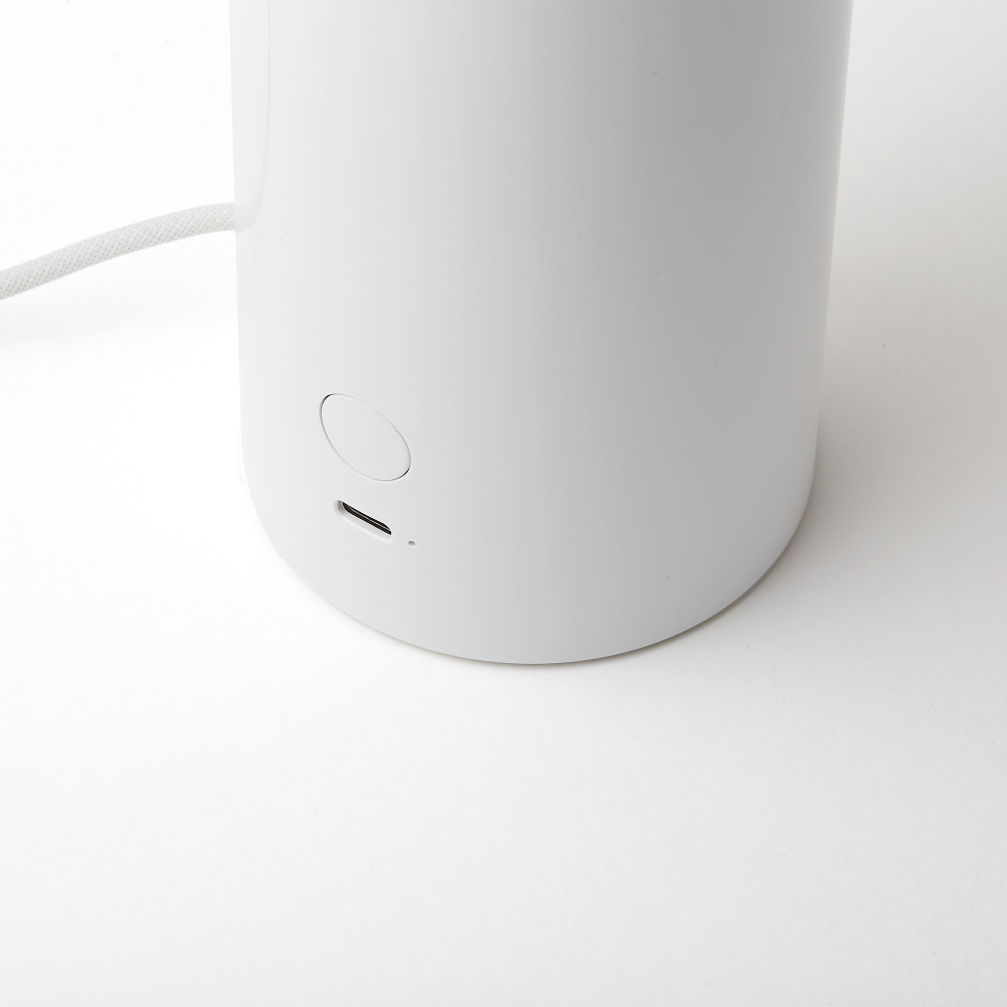 LED Tischlampe ORBE versch. Farben von Lexon