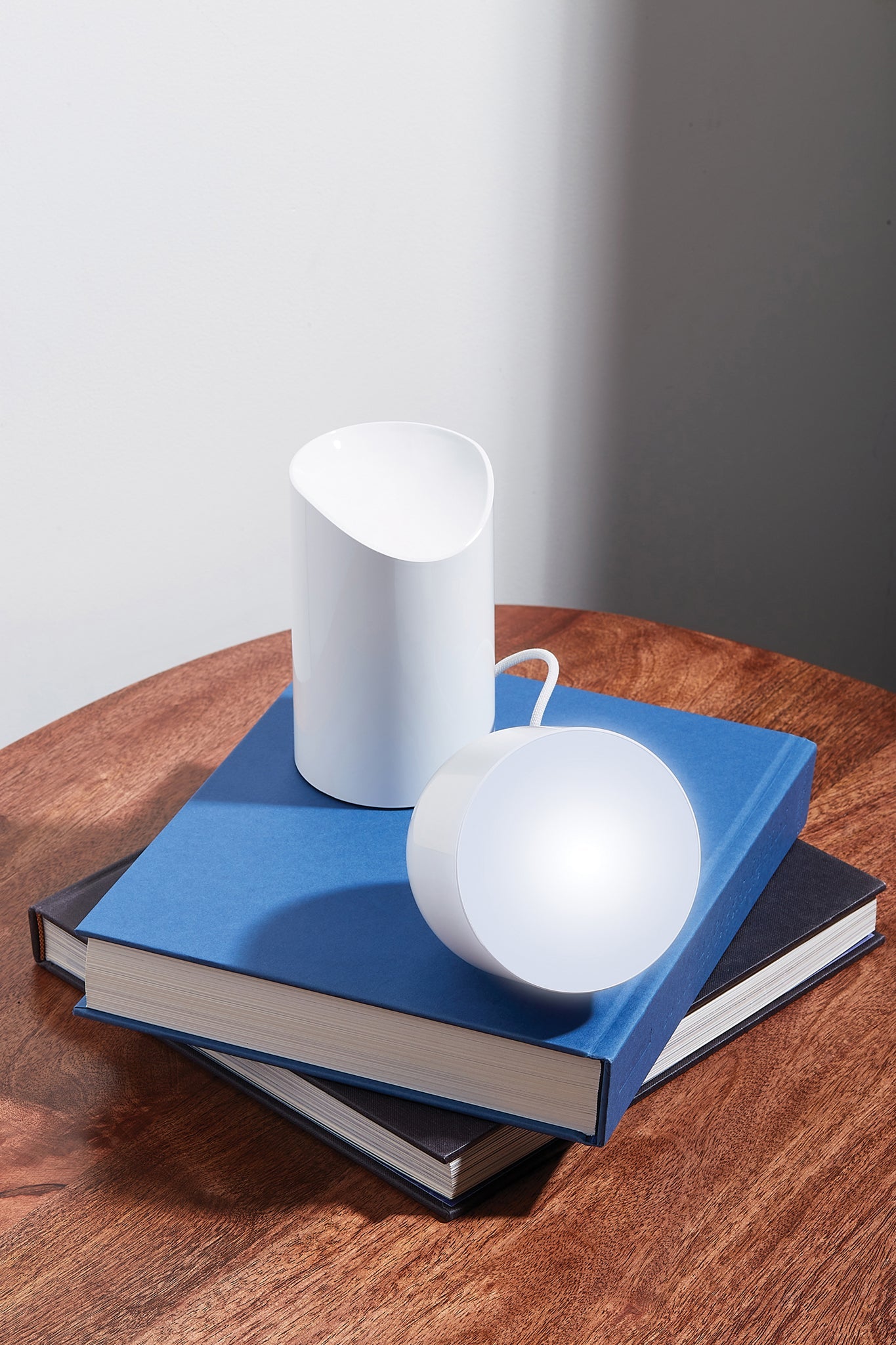 LED Tischlampe ORBE versch. Farben von Lexon