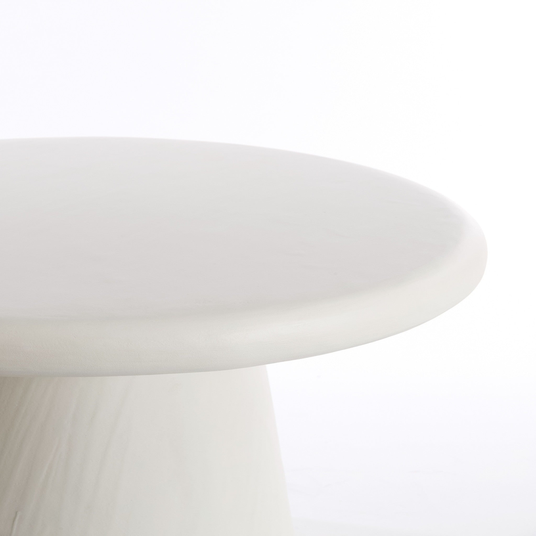 Stilvoller Couchtisch KULONA crème aus MDF Holz