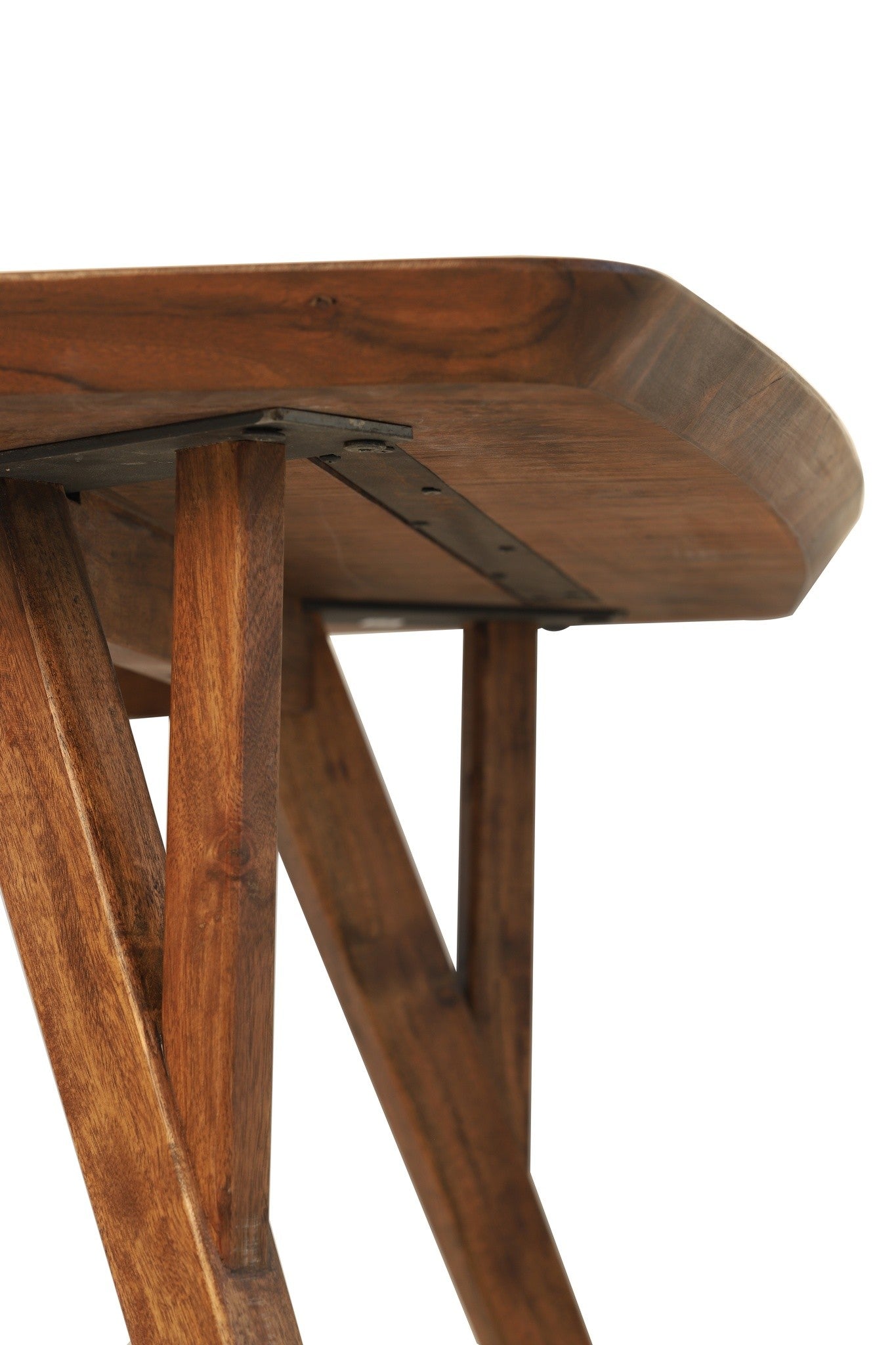 Großer Holztisch für Essbereich im Loft Stil