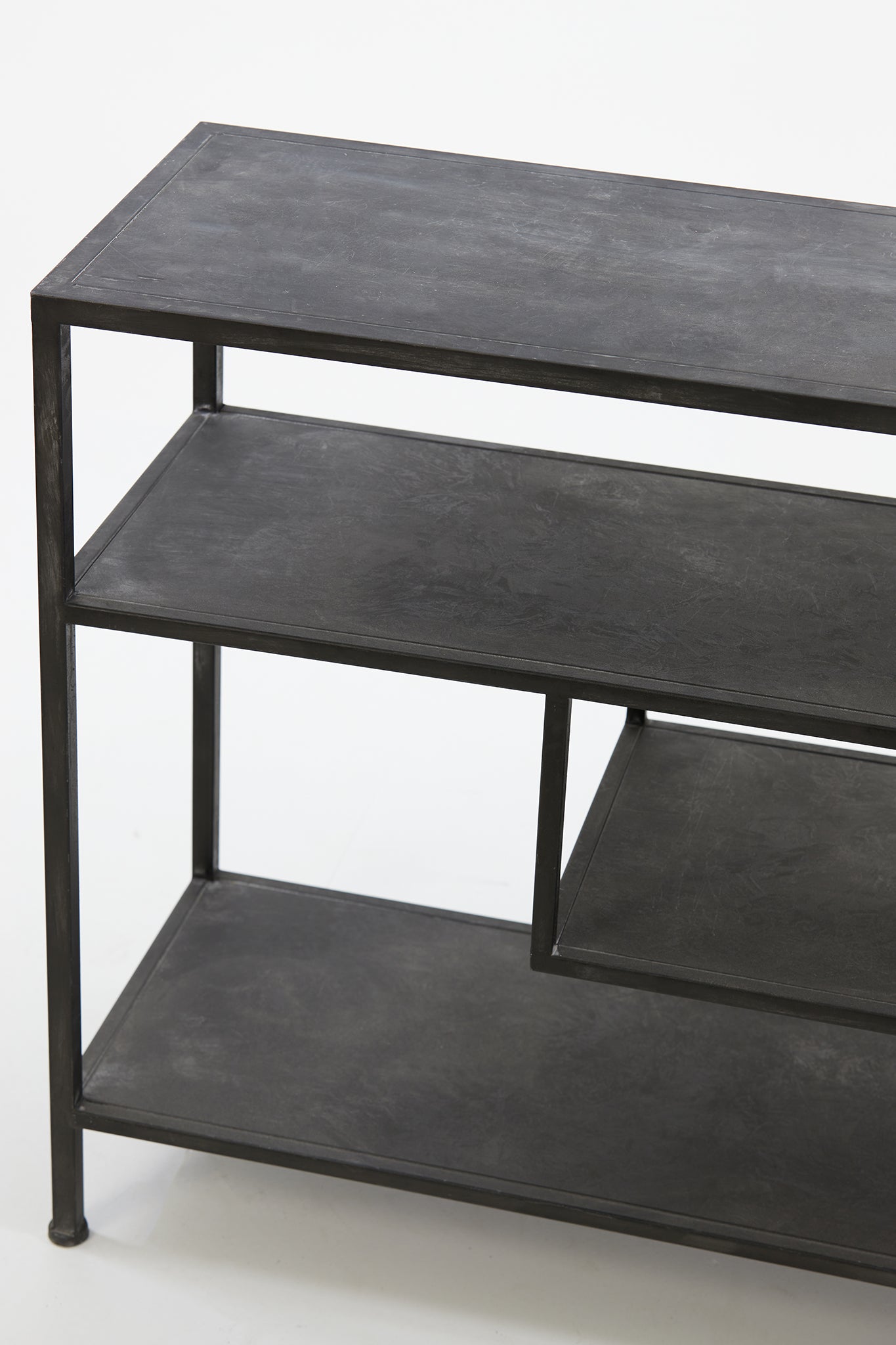 Sideboard YLAYA antik schwarz von Light & Living