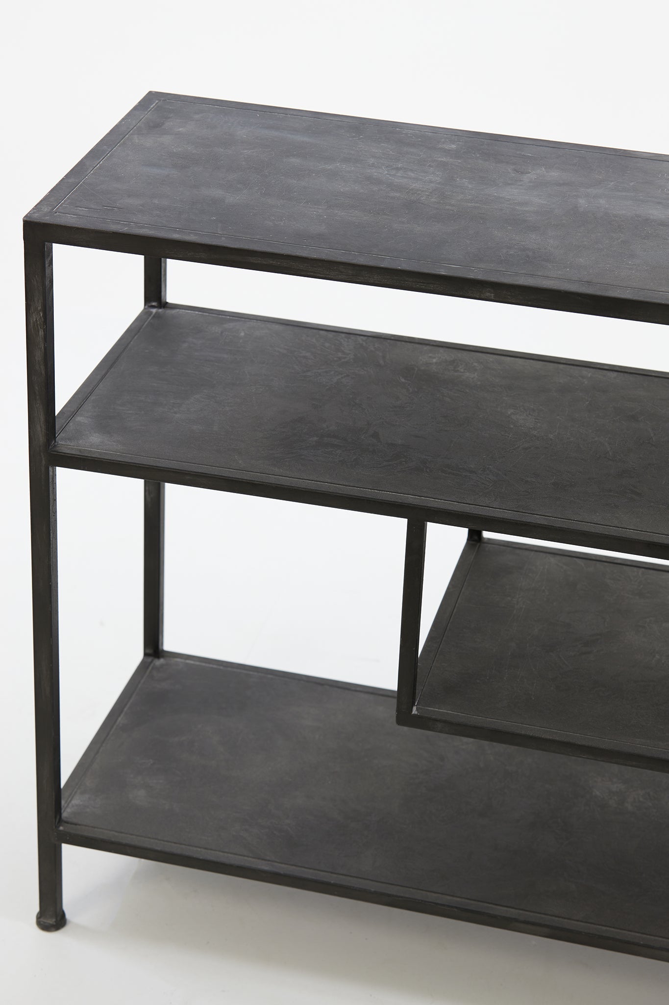 Sideboard YLAYA antik schwarz von Light & Living