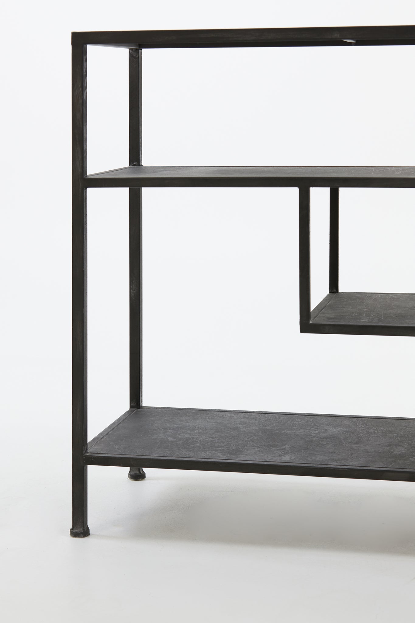 Sideboard YLAYA antik schwarz von Light & Living