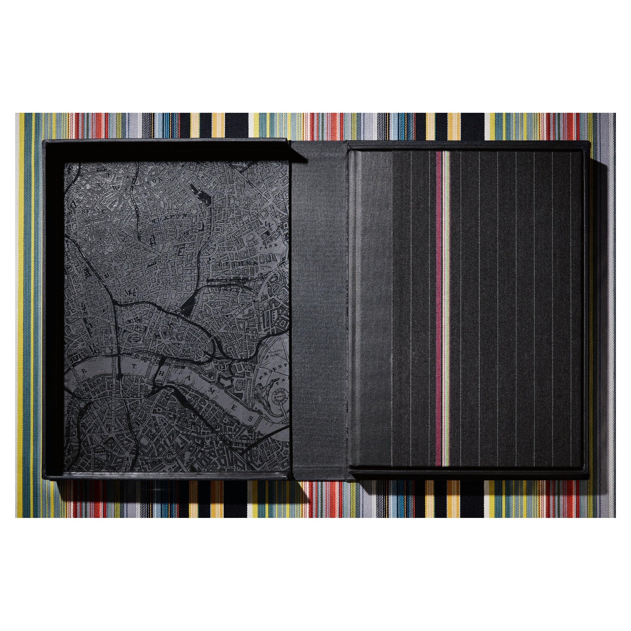 Seitenansicht des LONDON. PORTRAIT OF A CITY Buches