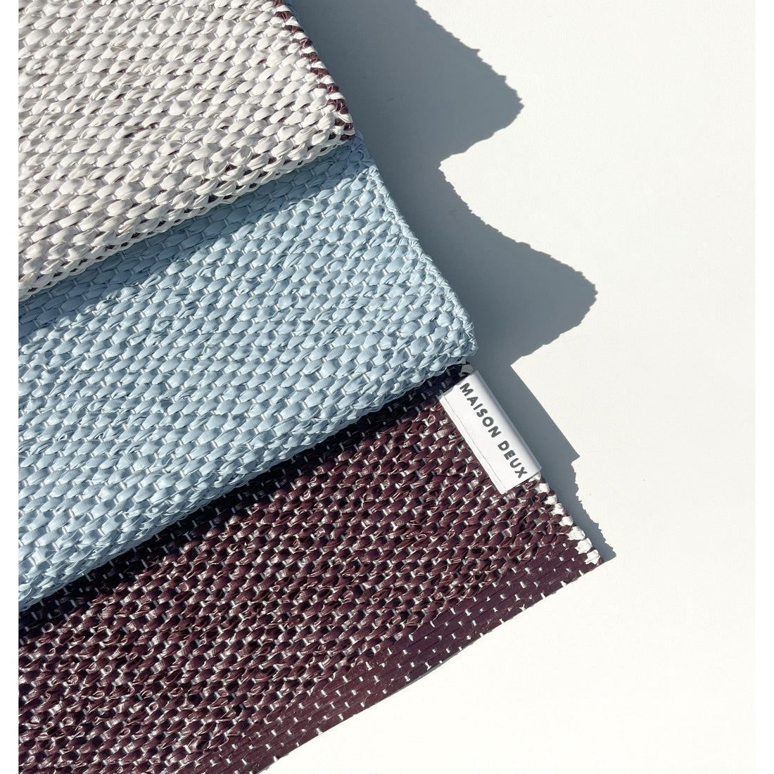 Moderner Design-Teppich für Innen- und Außenbereiche von Maison Deux