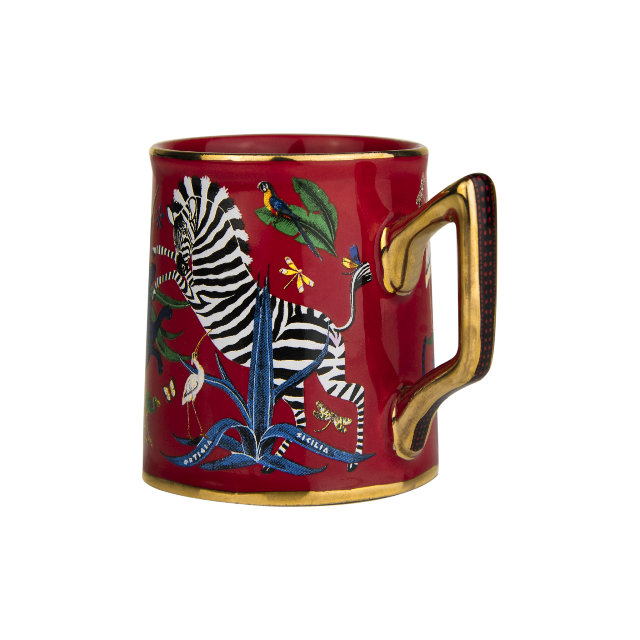 Kombination aus roter Tasse und kunstvoller Geschenkverpackung