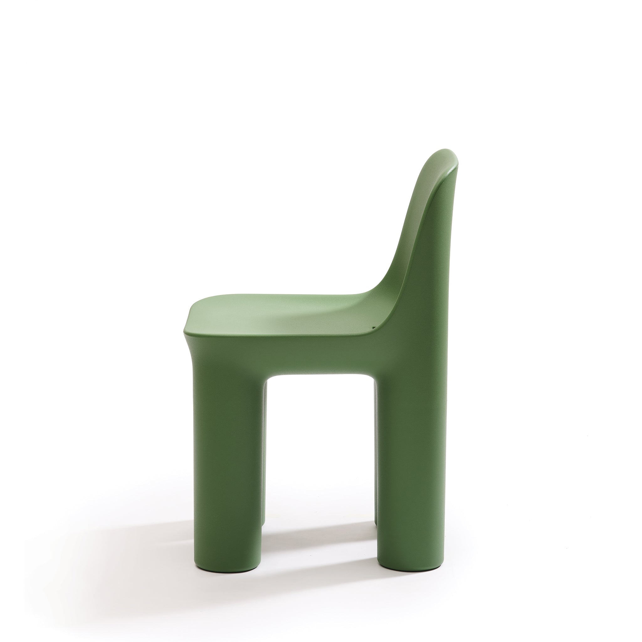 Outdoorstuhl TATA der Marke Qeeboo in balsam green