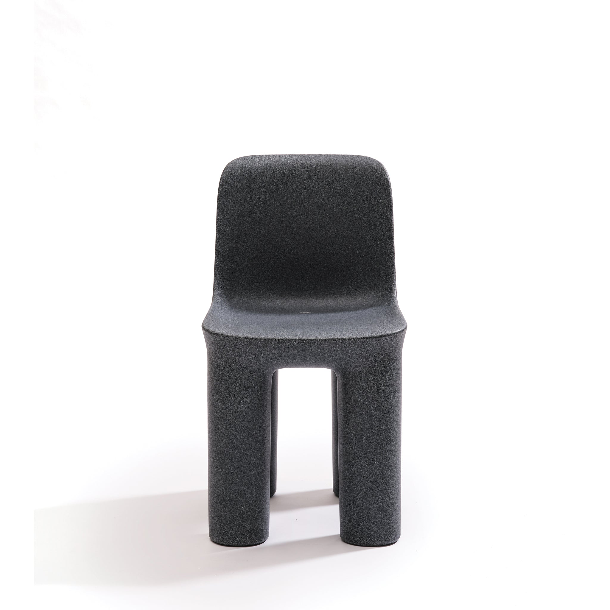 Outdoorstuhl TATA der Marke Qeeboo in black mix