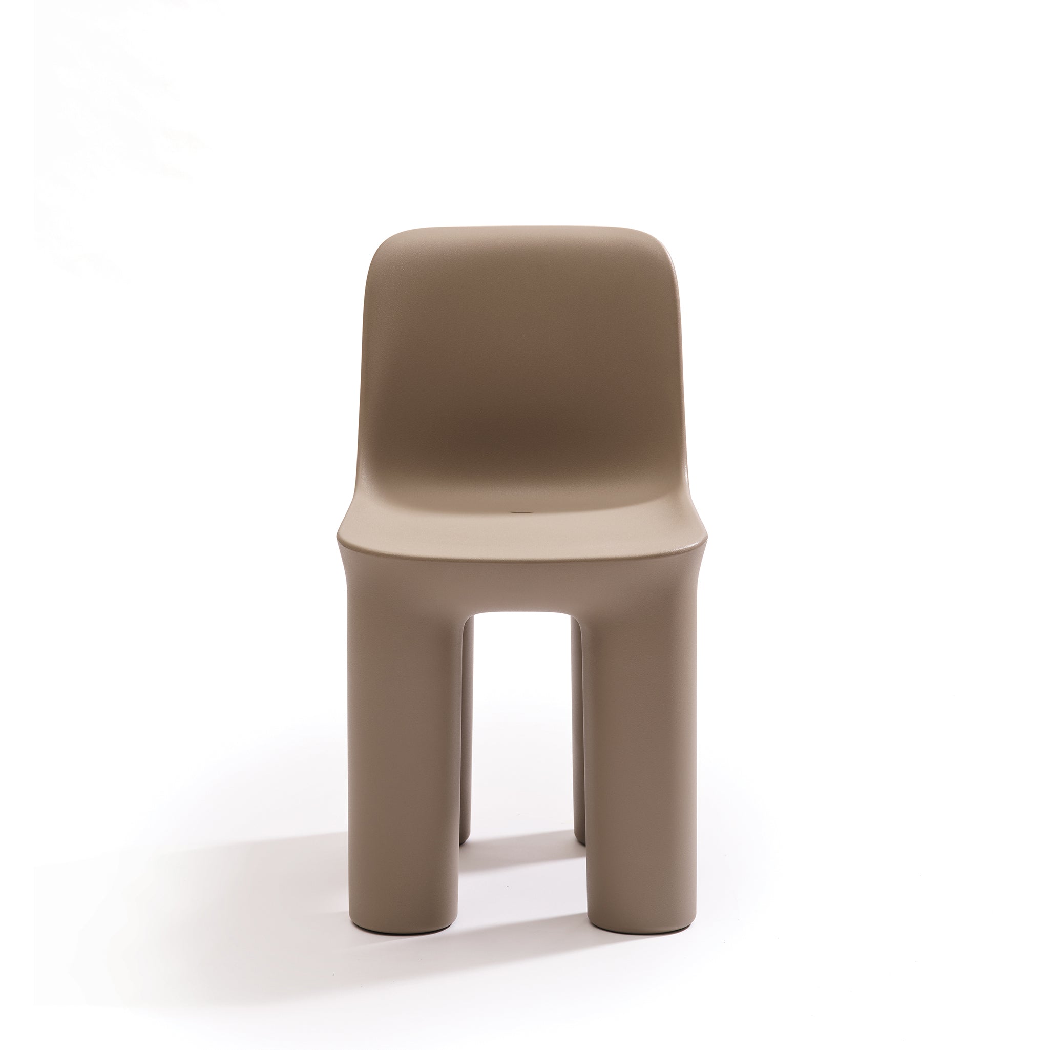 Outdoorstuhl TATA der Marke Qeeboo in dove grey