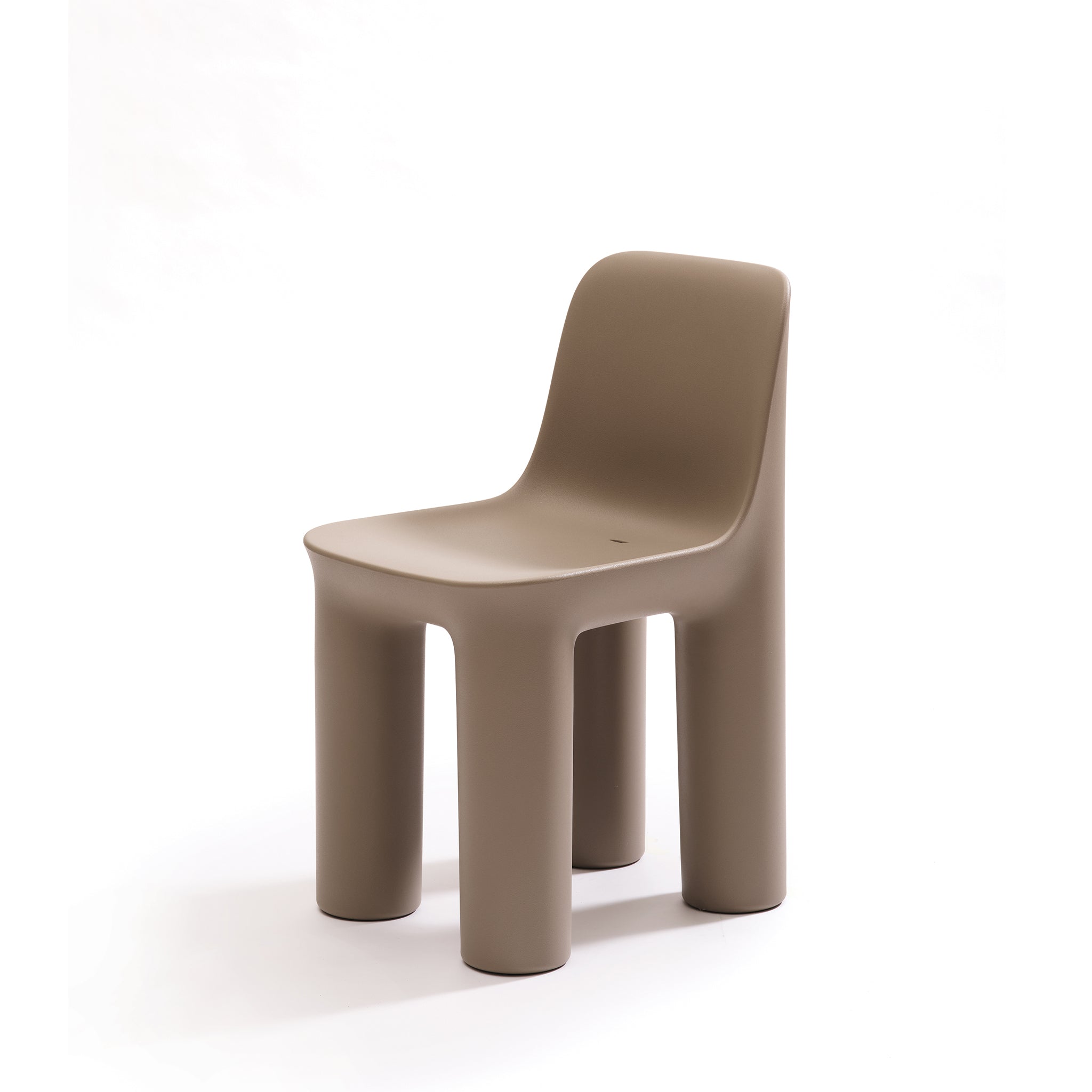 Outdoorstuhl TATA der Marke Qeeboo in dove grey