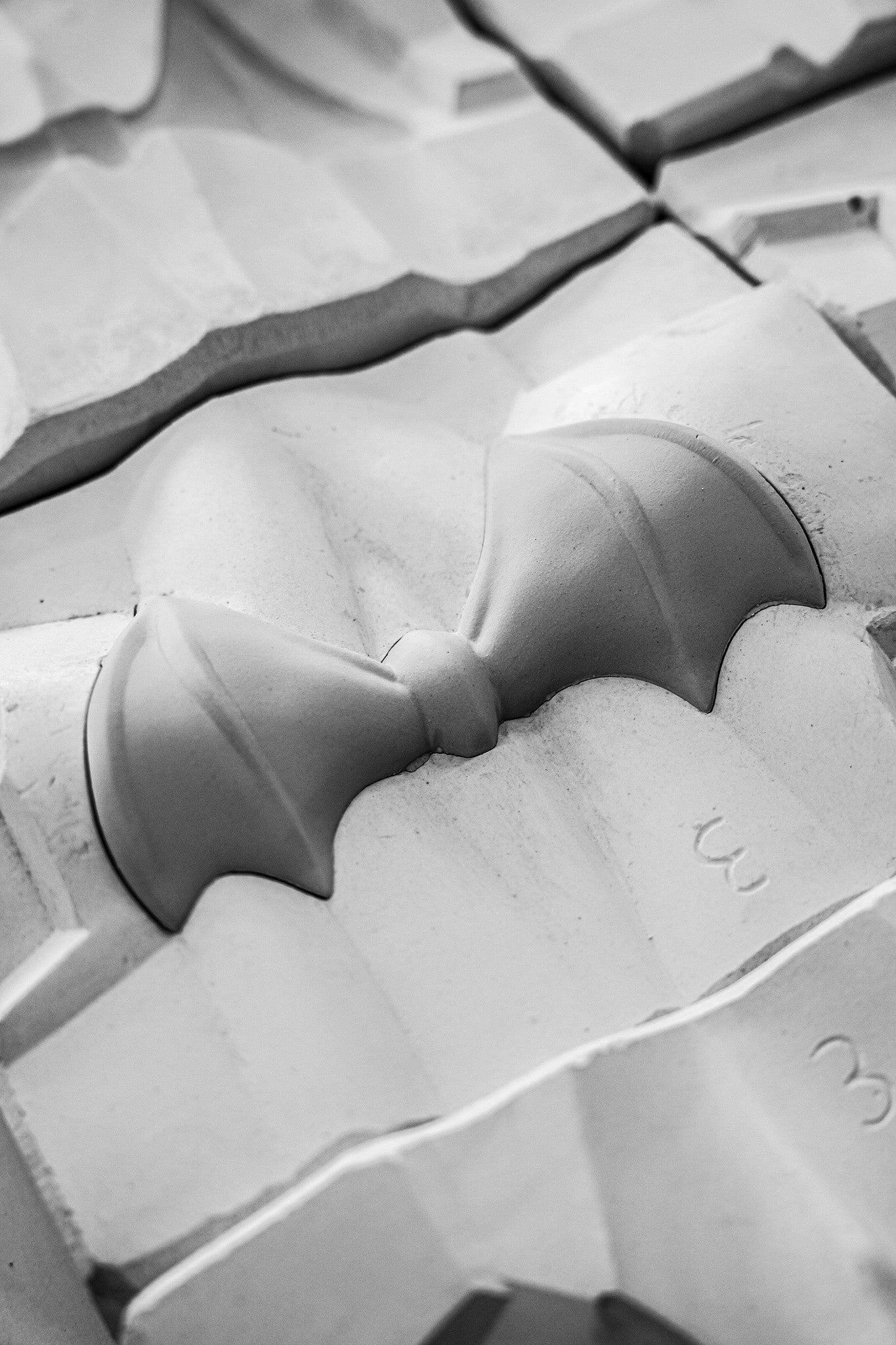 Baby Dragon Figur – exklusives Sammlerstück aus Porzellan