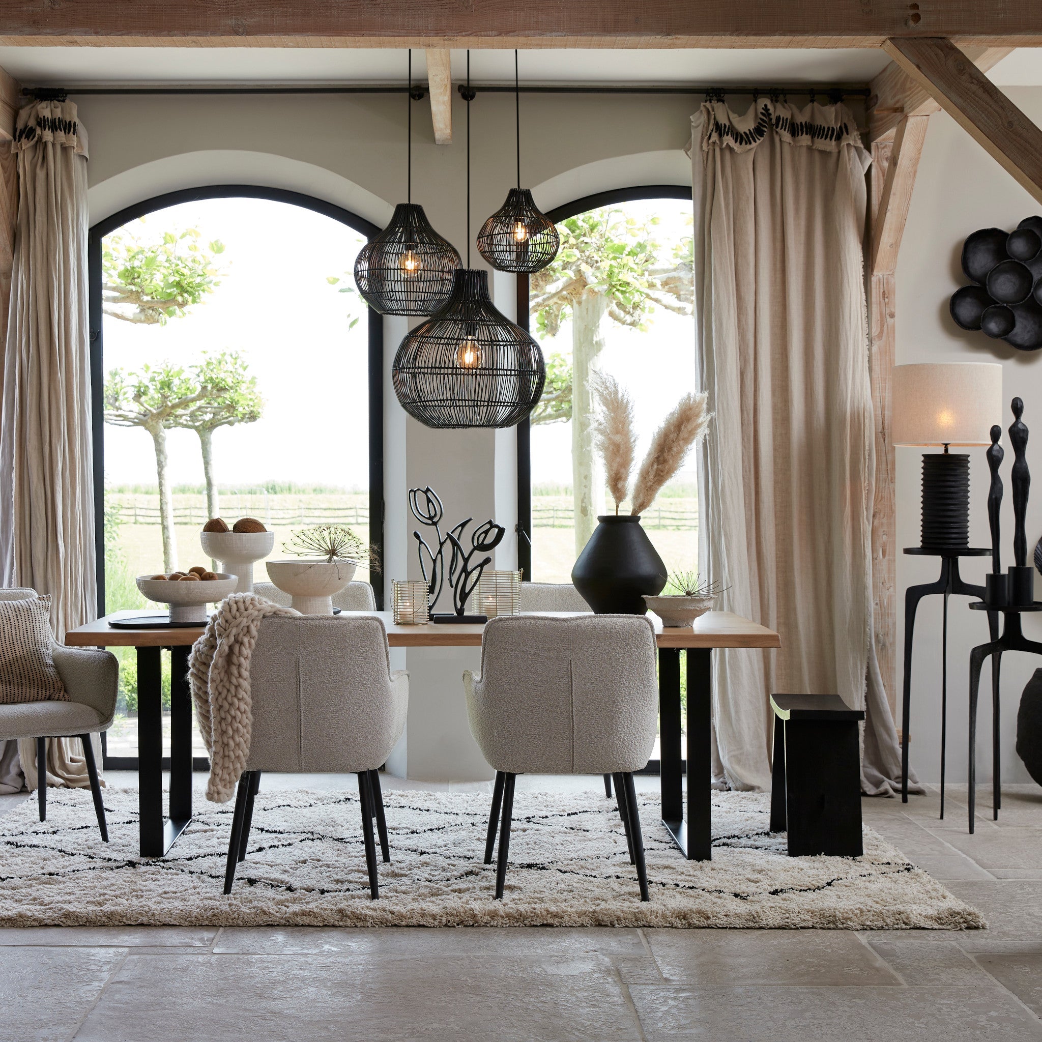 Hocker von Light & Living mit skulpturalem Design in Schwarz