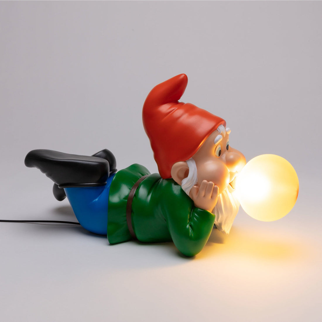 DREAMING GUMMY LAMP aus Resin mit transluzenter Lichtkugel