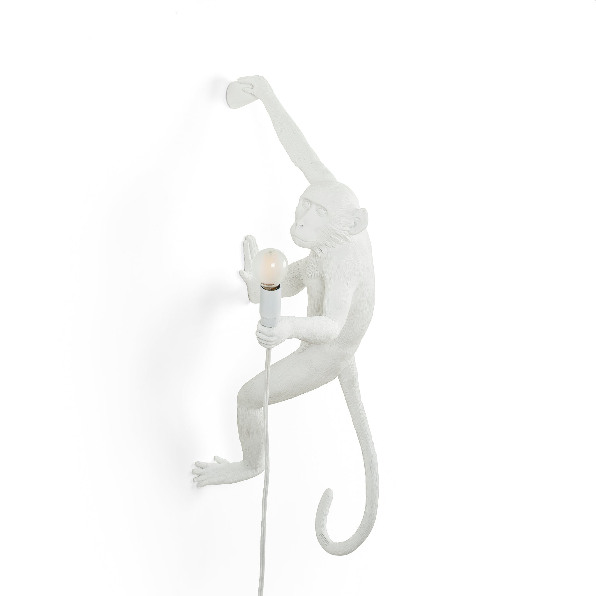 Seletti Monkey Lamp Right 01 – hängende Affenlampe in Weiß