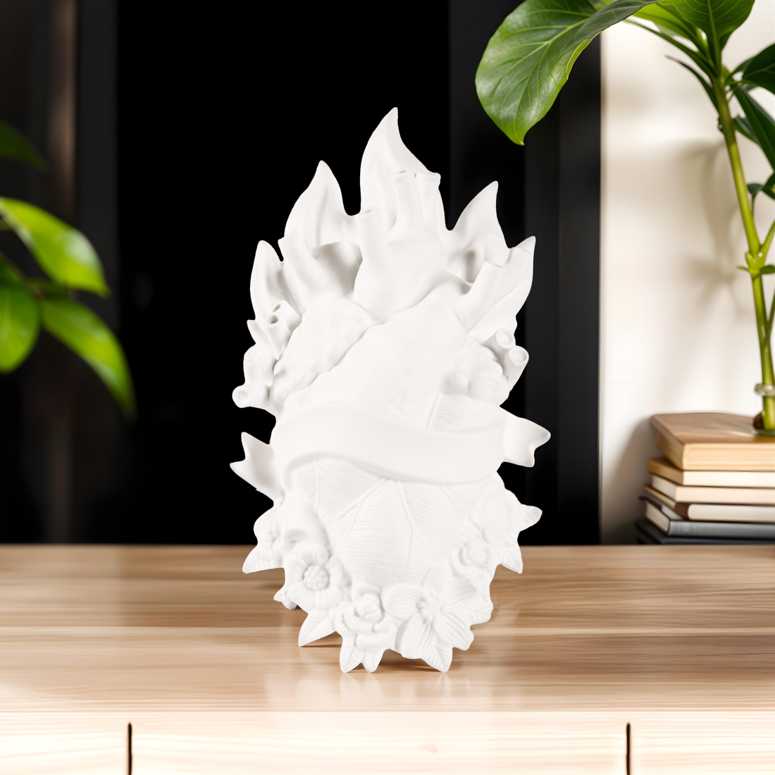 Designerobjekt HOLY LOVE IN BLOOM – künstlerische Porzellanvase