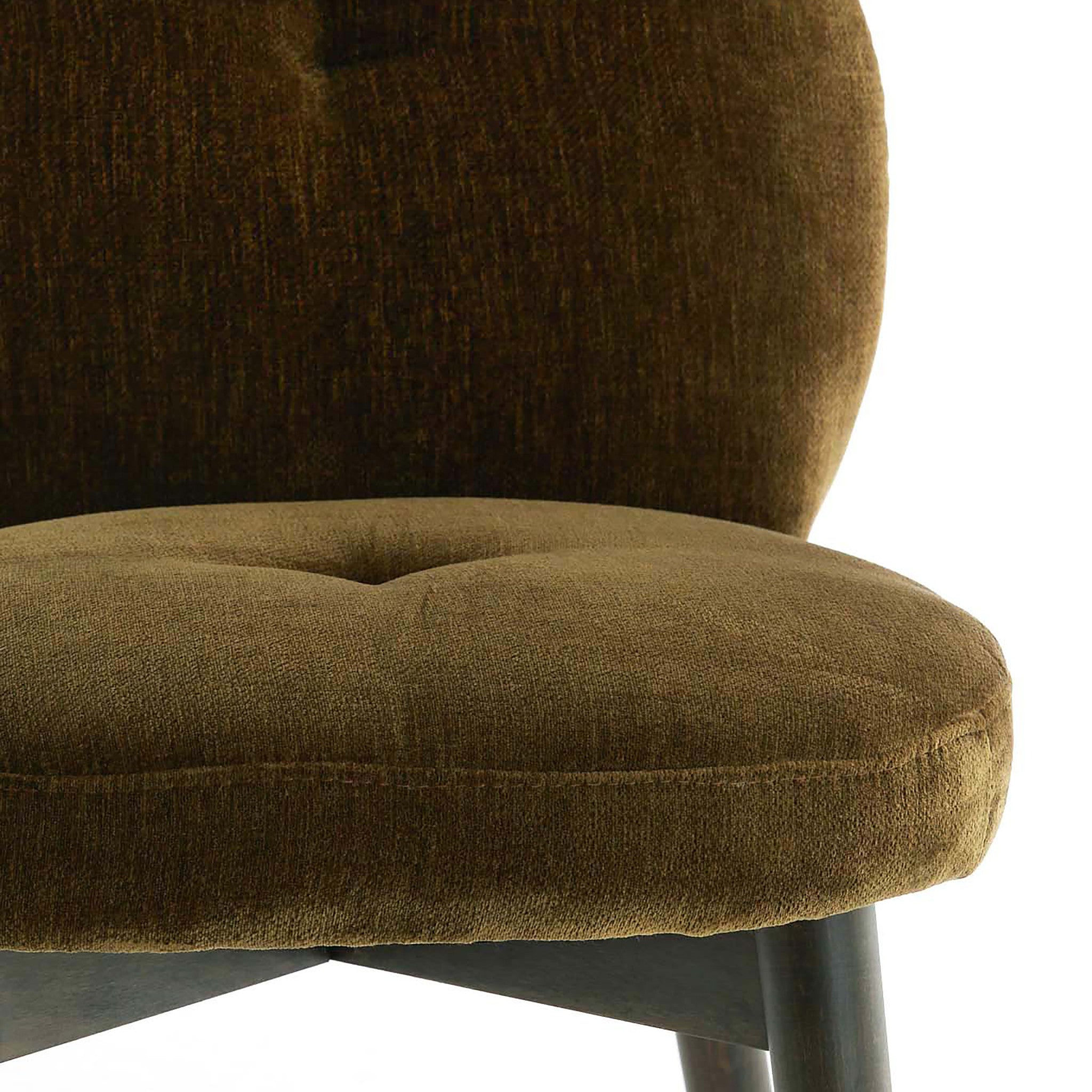 Stuhl aus der Golden Oasis Kollektion mit Samtbezug