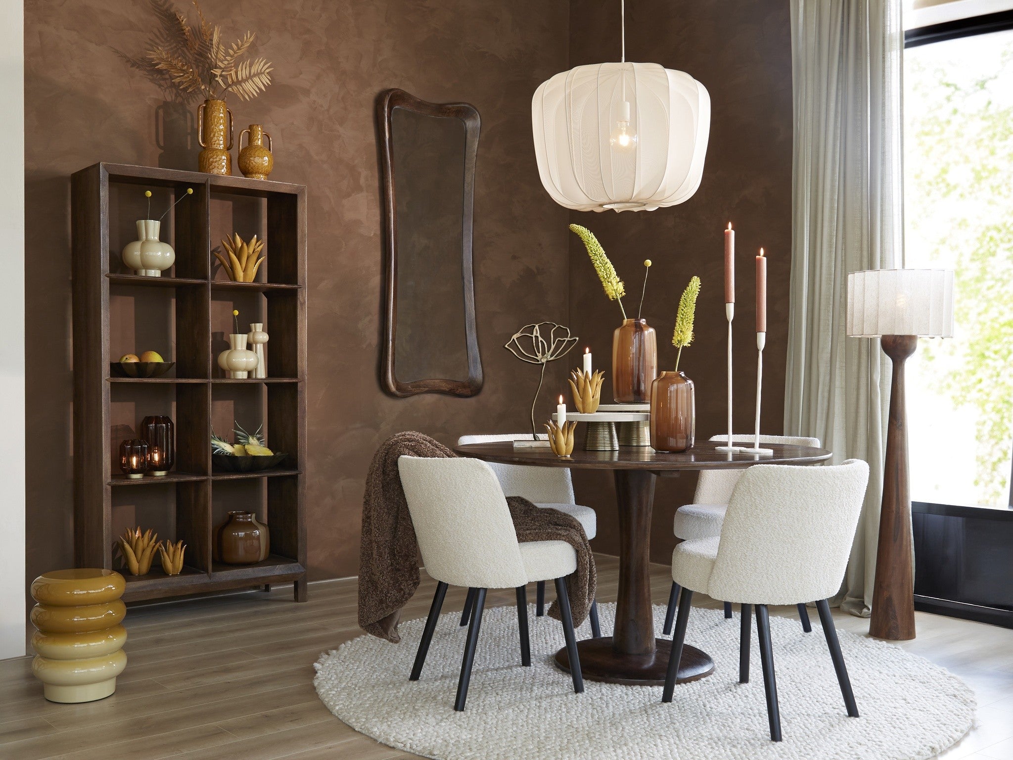 Stilvoller Textilteppich in runder Form