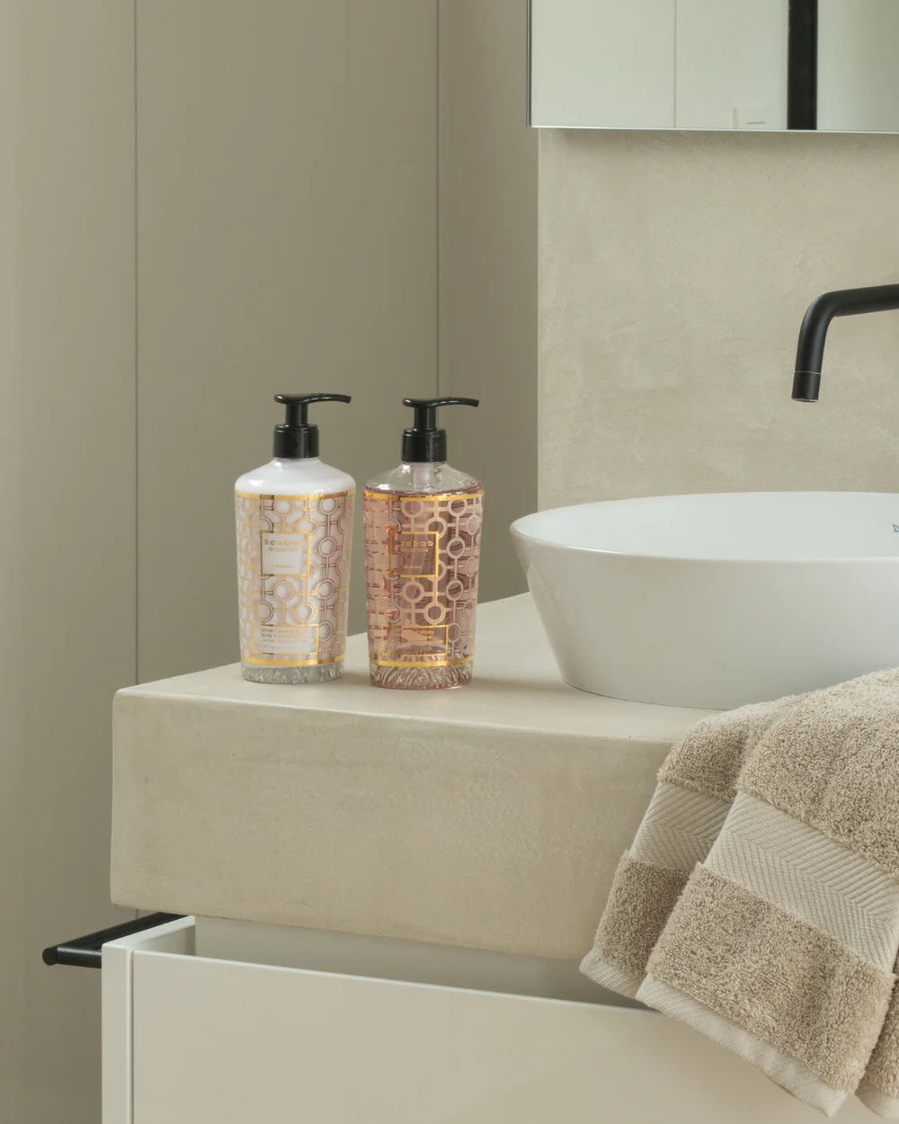 Badezimmer Wellness von Baoab Collection - Geschenkbox Women – Körper- & Handlotion und Duschgel