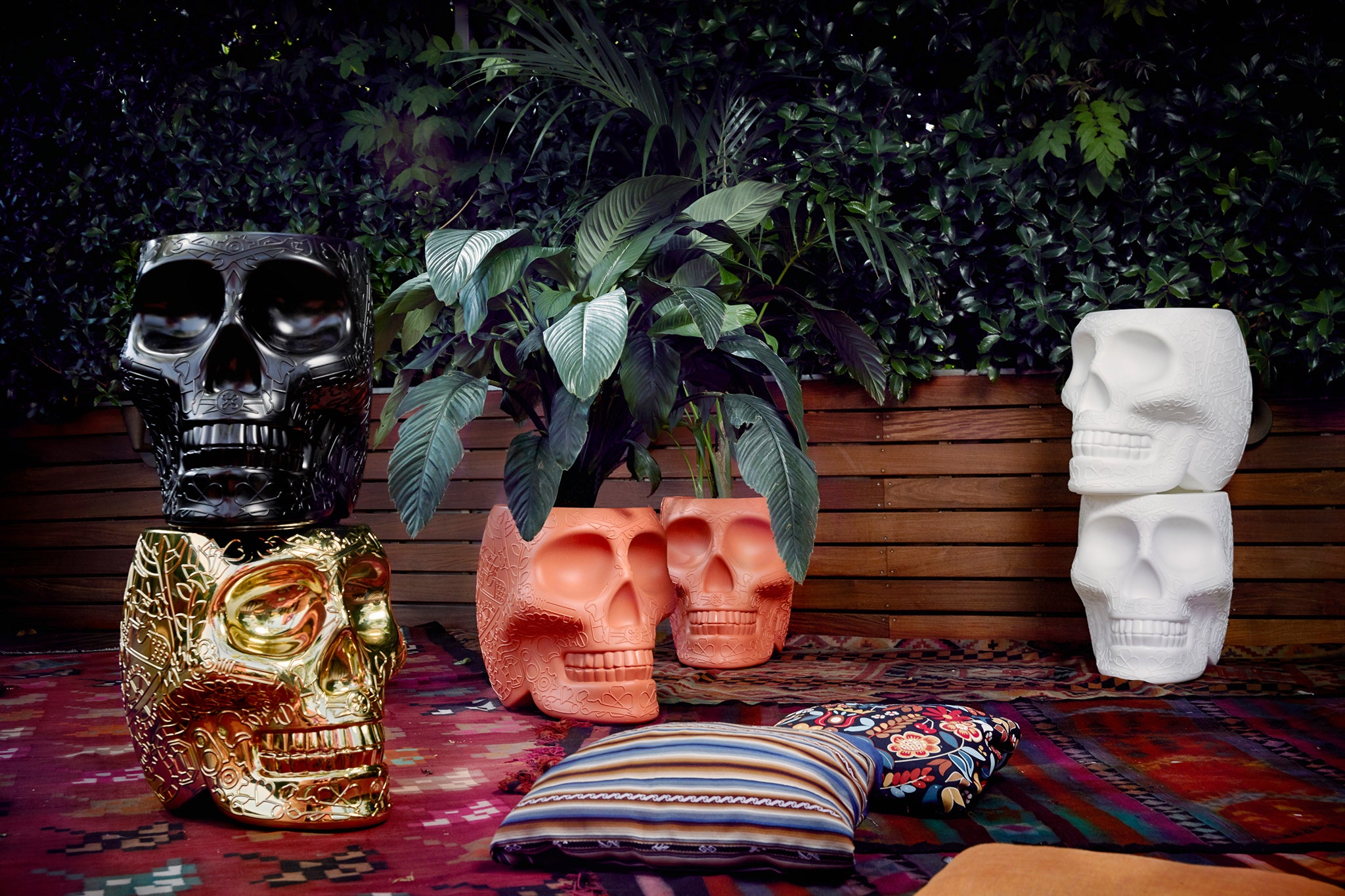 Stuhl & Beistelltisch MEXICO in Gold von Qeeboo