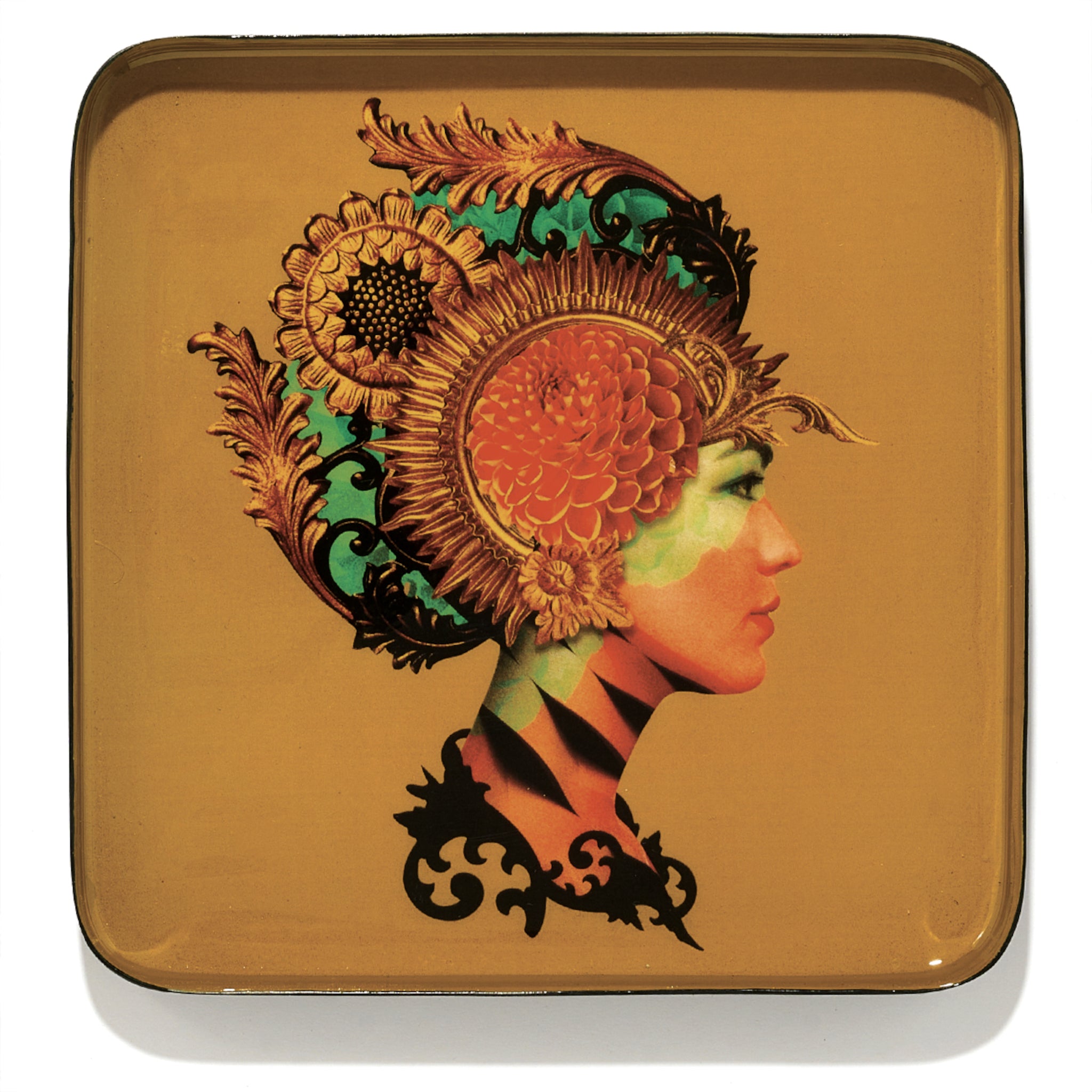 Quadratisches Tablett mit floraler Frauenfigur auf goldfarbenem Hintergrund