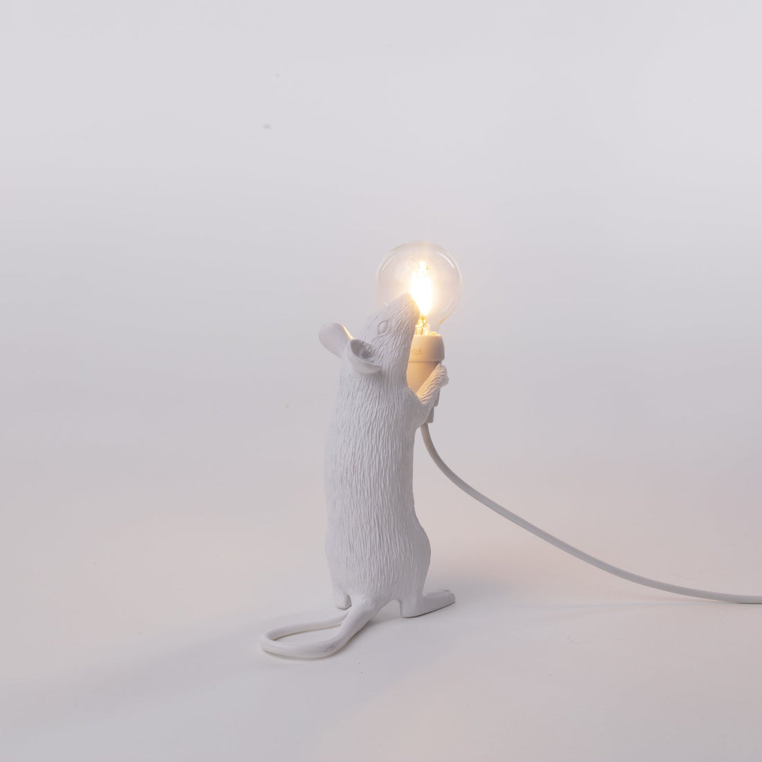 Tischlampe MOUSE STEP weiß von Seletti – ikonisches Design mit verspieltem Charakter