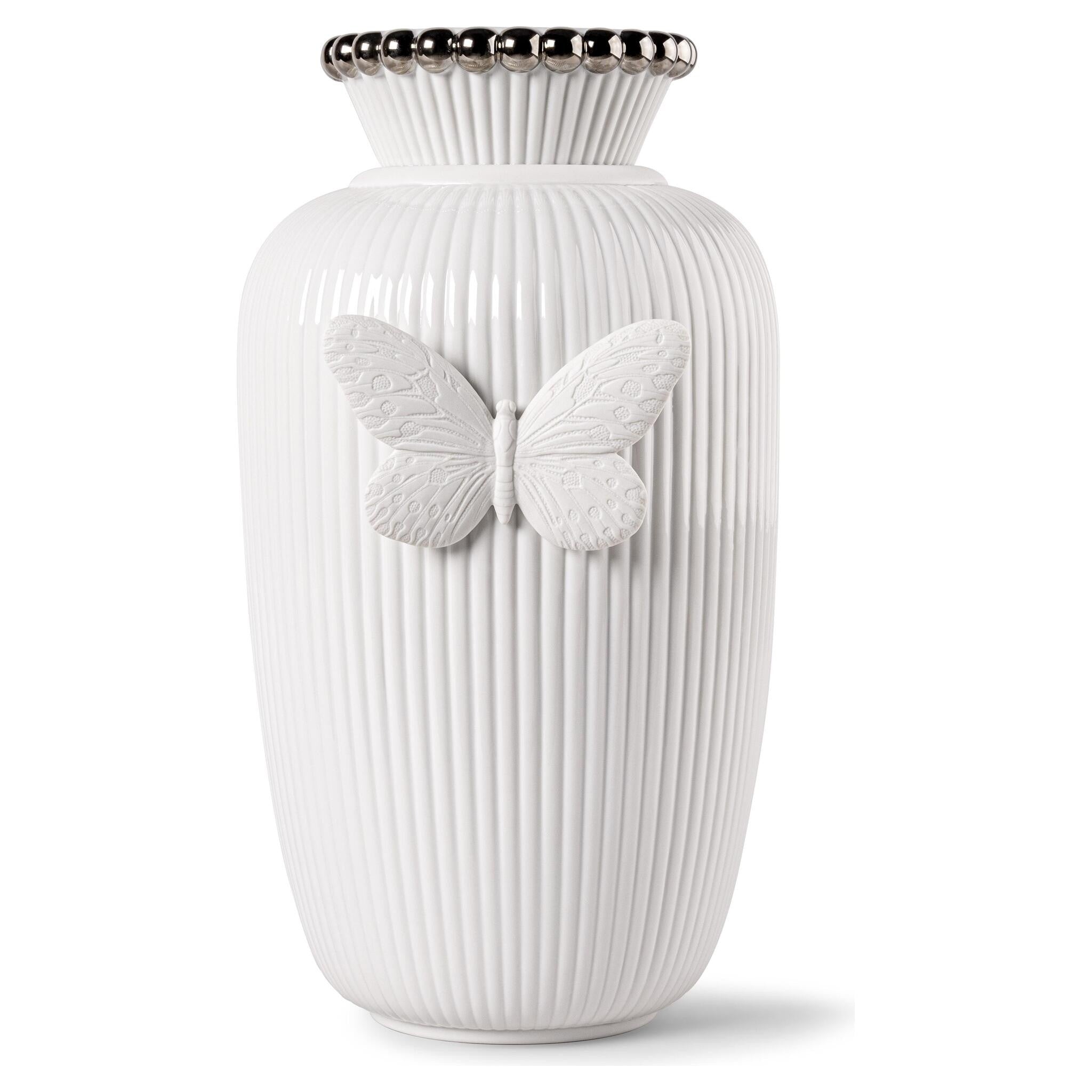 Designvase LADY LUCK aus Porzellan mit appliziertem Schmetterling