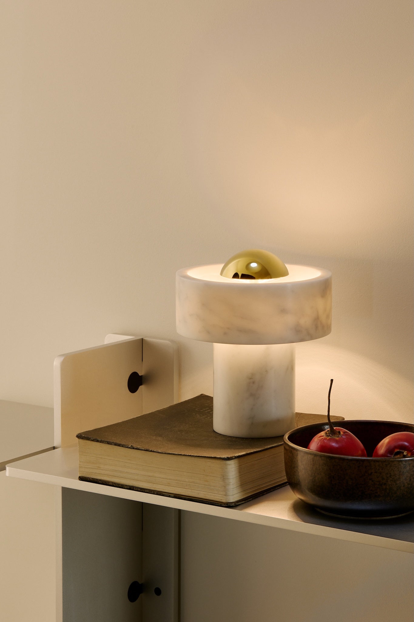 Dekoration - Stone Portable Table Lamp – Tragbare Designleuchte aus Marmor