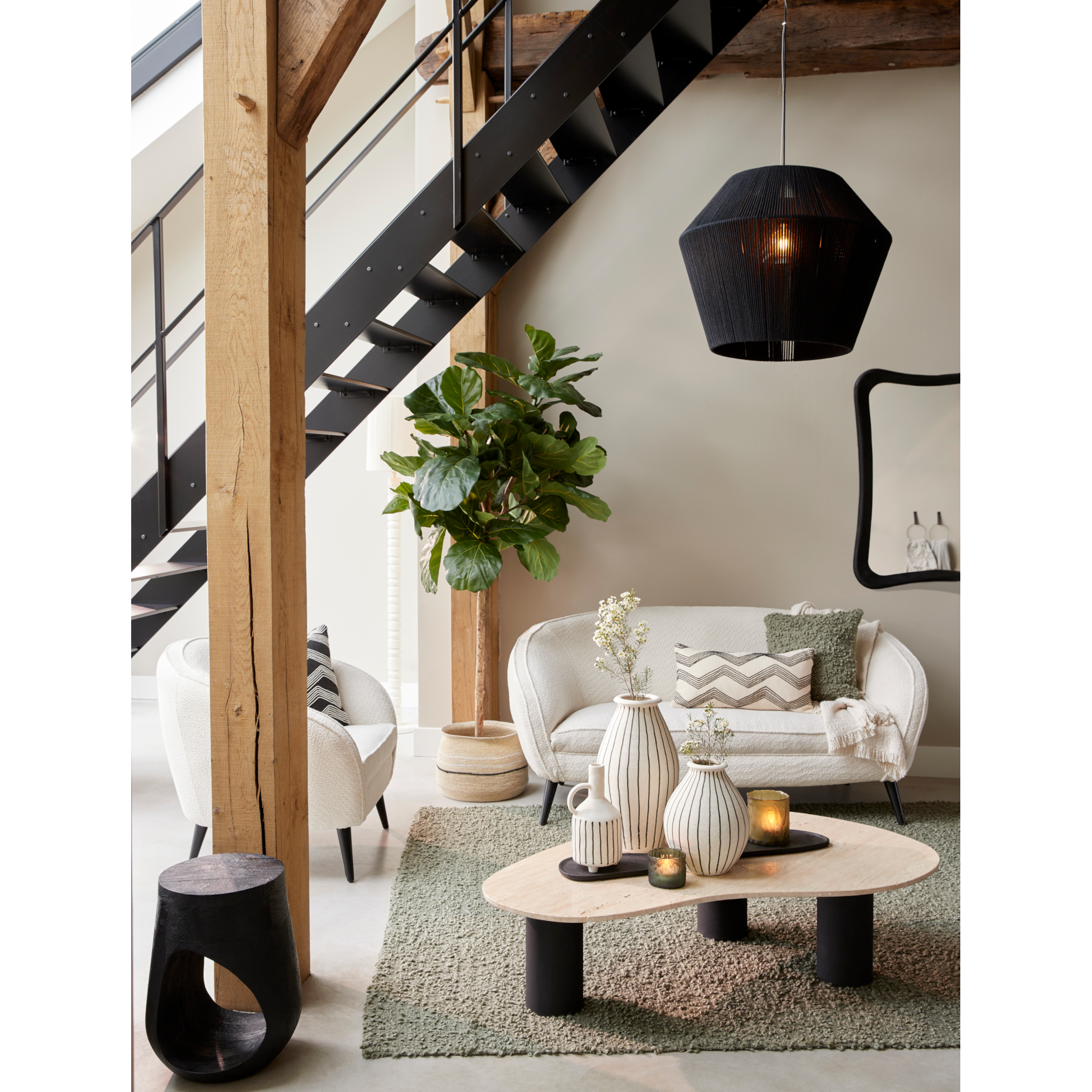 Wohnraum - Eleganter runder Beistelltisch von Light & Living