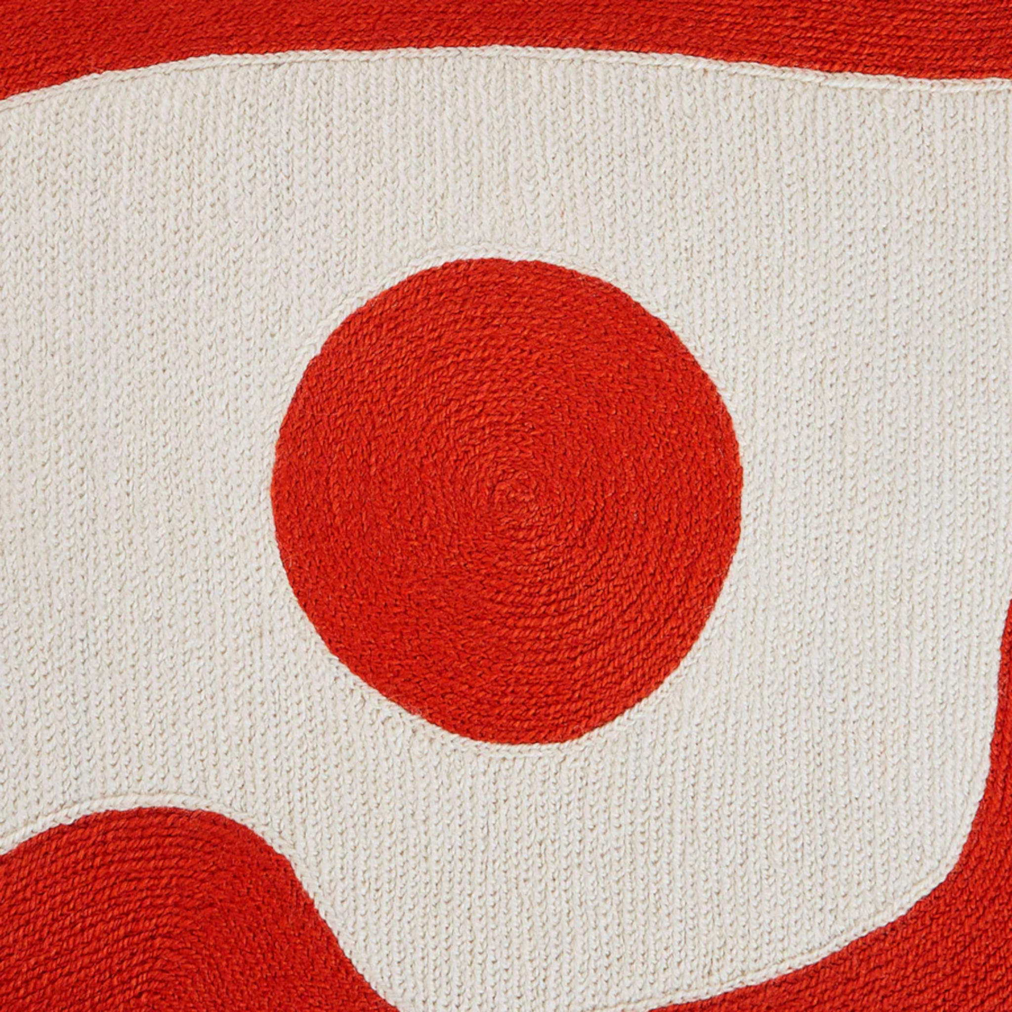 Cojín OJAI CURVES, rojo-blanco, bordado a mano