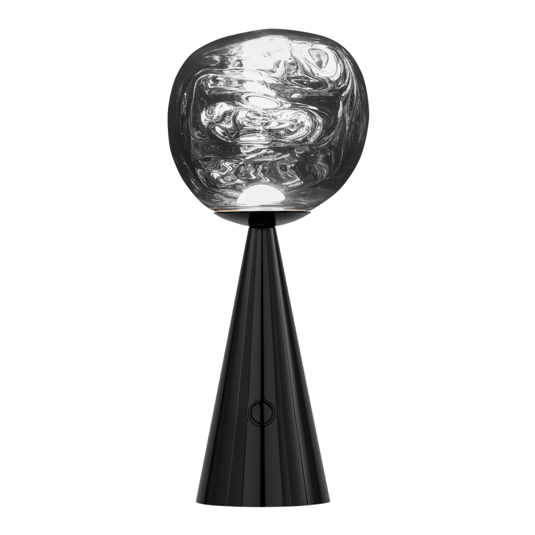 Melt Small Portable Light von Tom Dixon in Schwarz mit verspiegelter Oberfläche und organischem Schmelzglas Effekt im eingeschalteten Zustand.