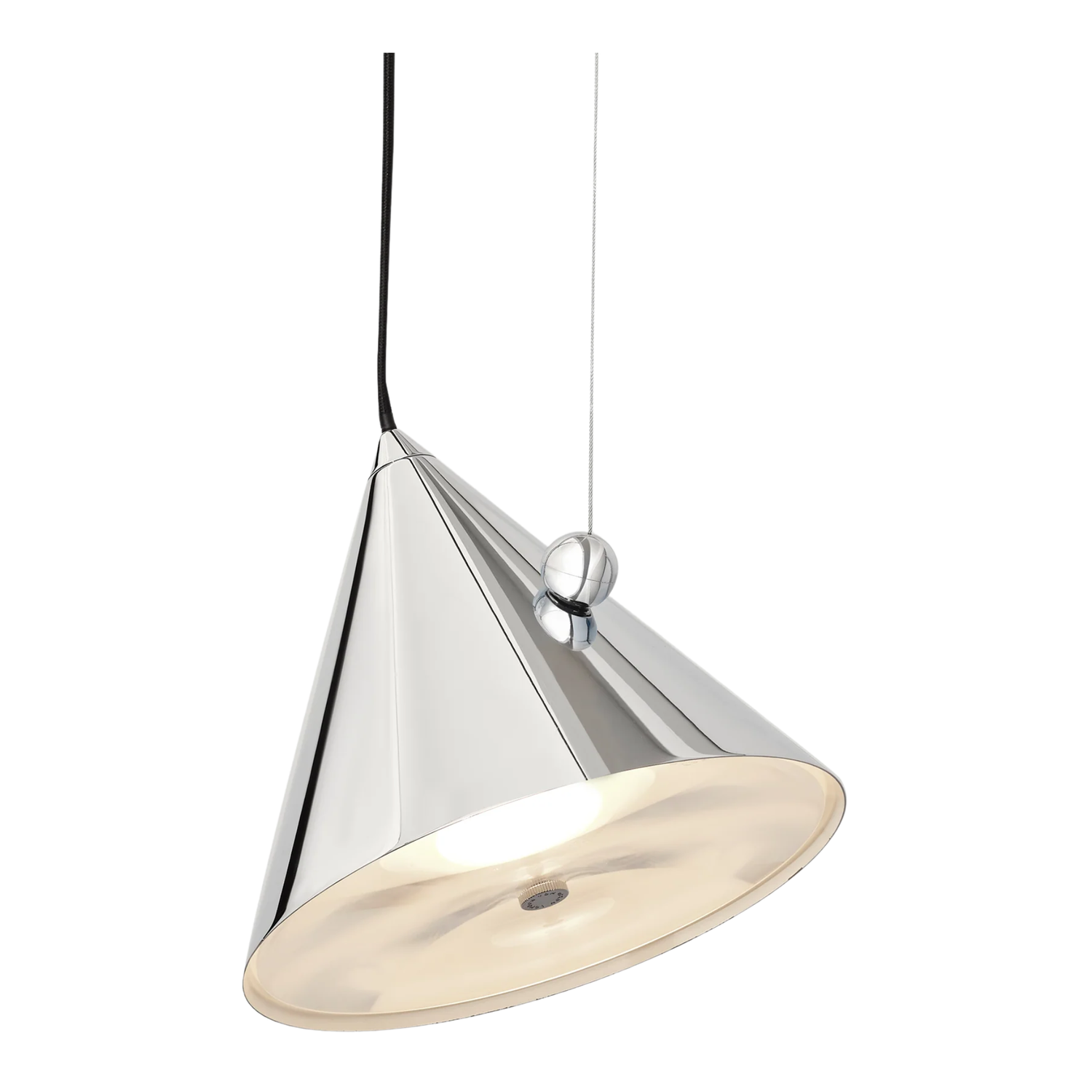 Pose Small Pendant Polished Silver hängt in modernem Wohnraum