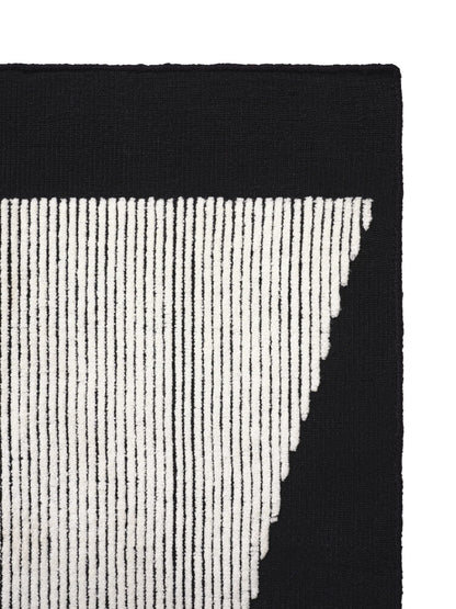 Detailansicht von Wege Rug von Tom Dixon in schwarz und weiß
